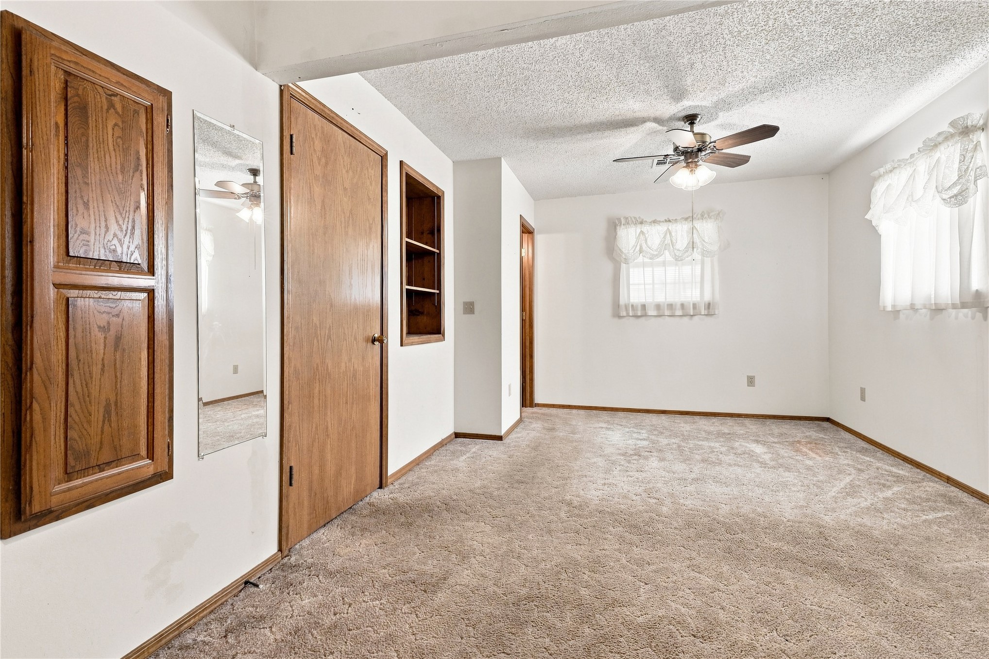 411 W Odle Street Property Photo 8