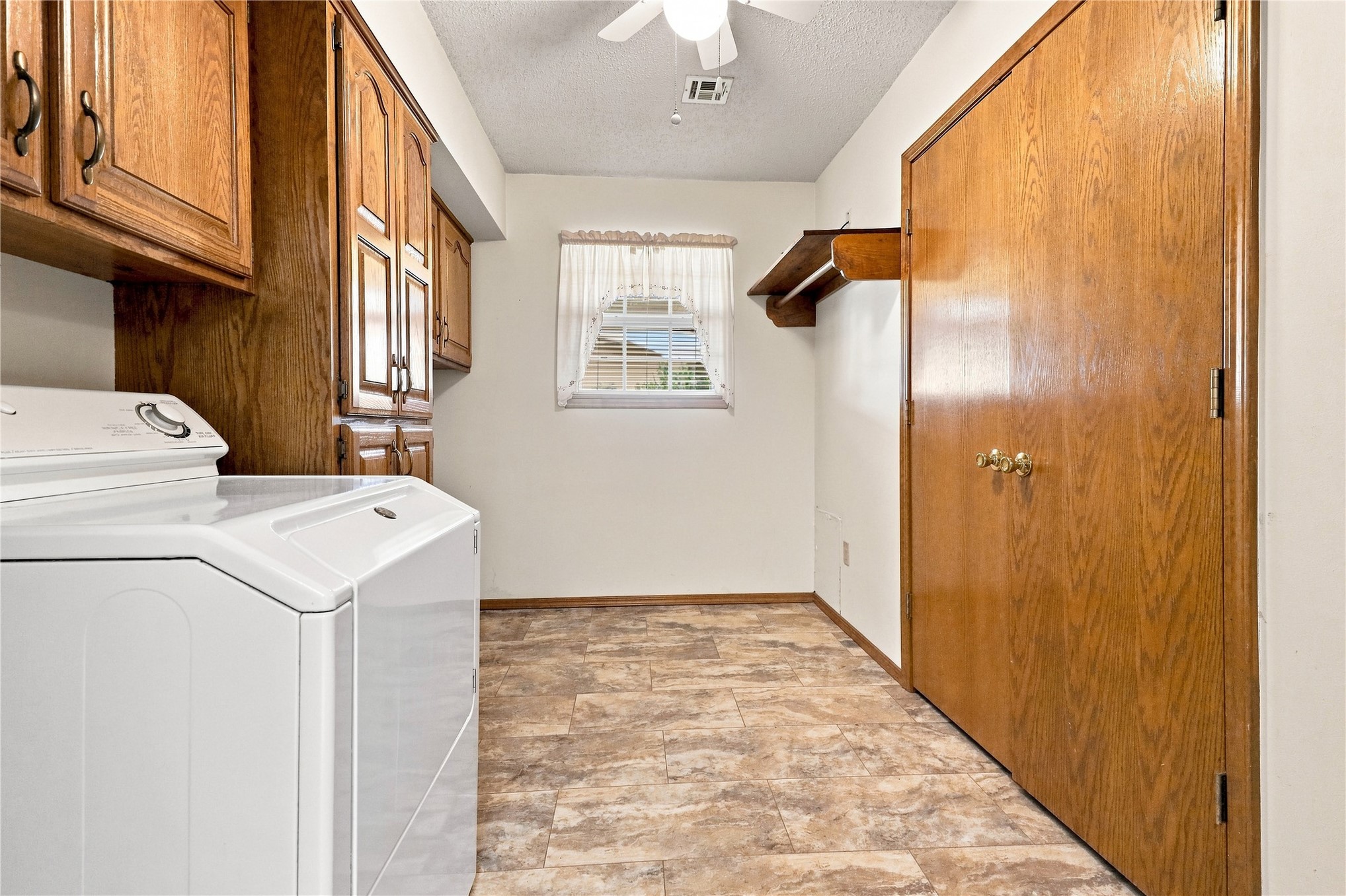 411 W Odle Street Property Photo 11
