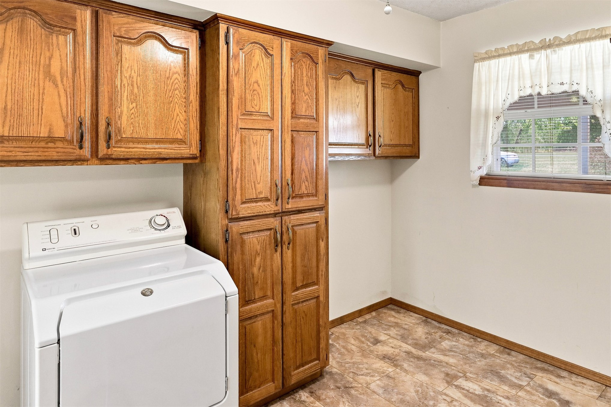 411 W Odle Street Property Photo 21