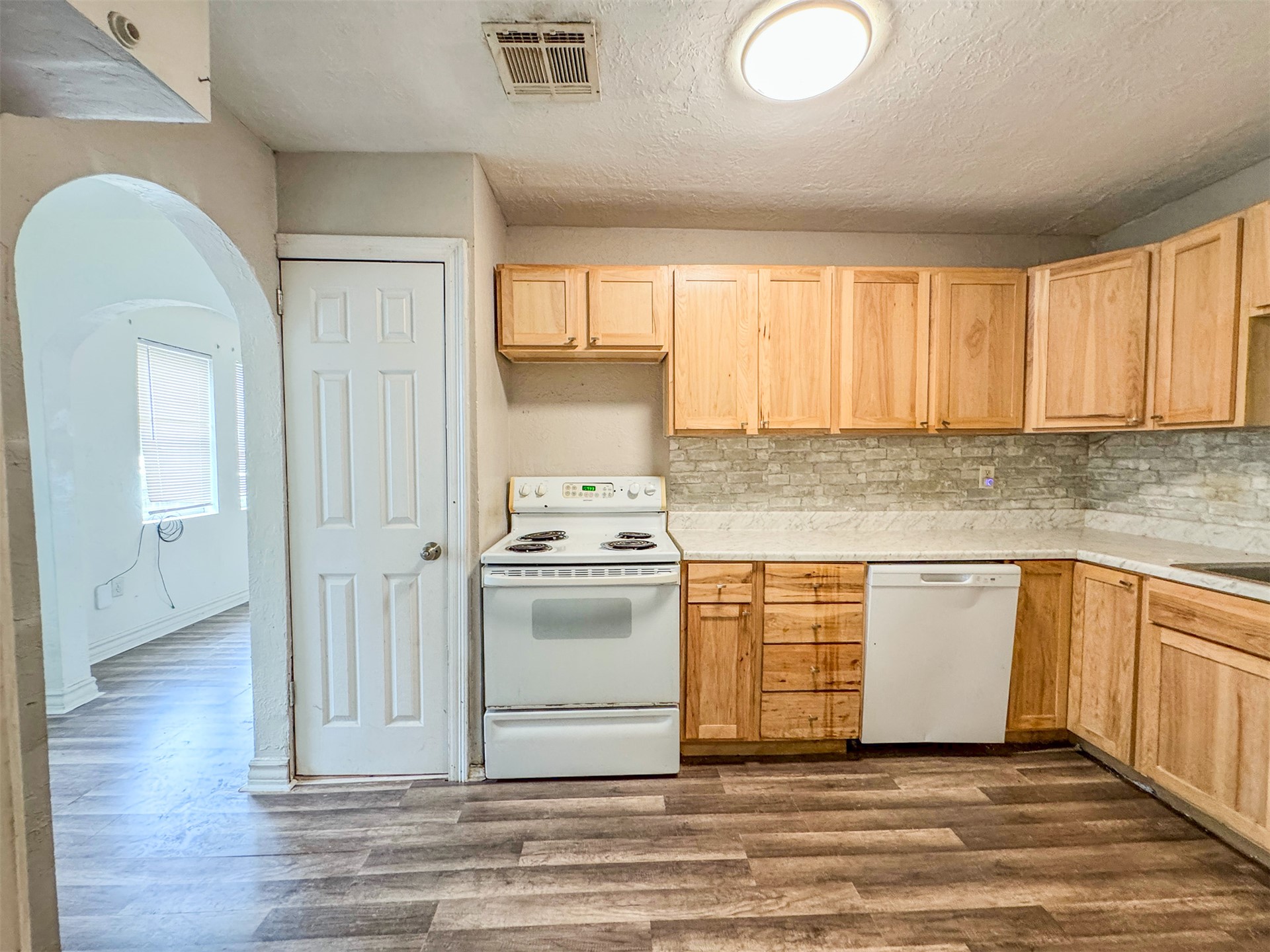 1507 Sw D Avenue Property Photo 13