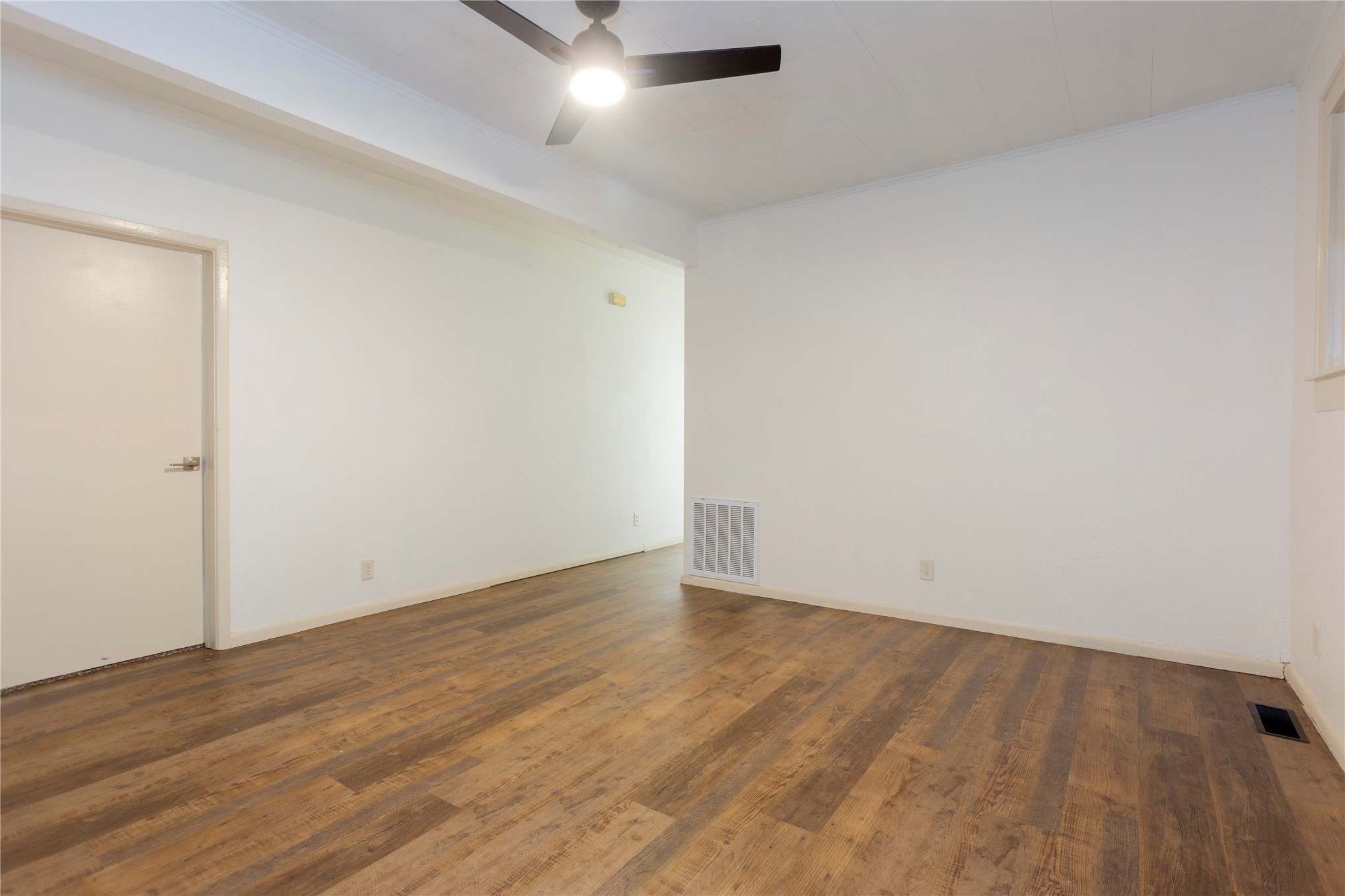 810 E Miami Avenue Property Photo 3