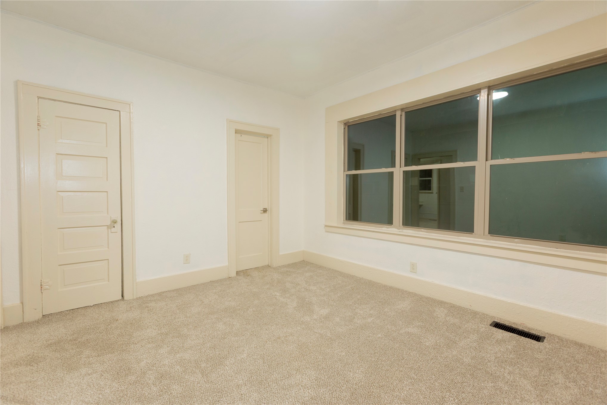810 E Miami Avenue Property Photo 16