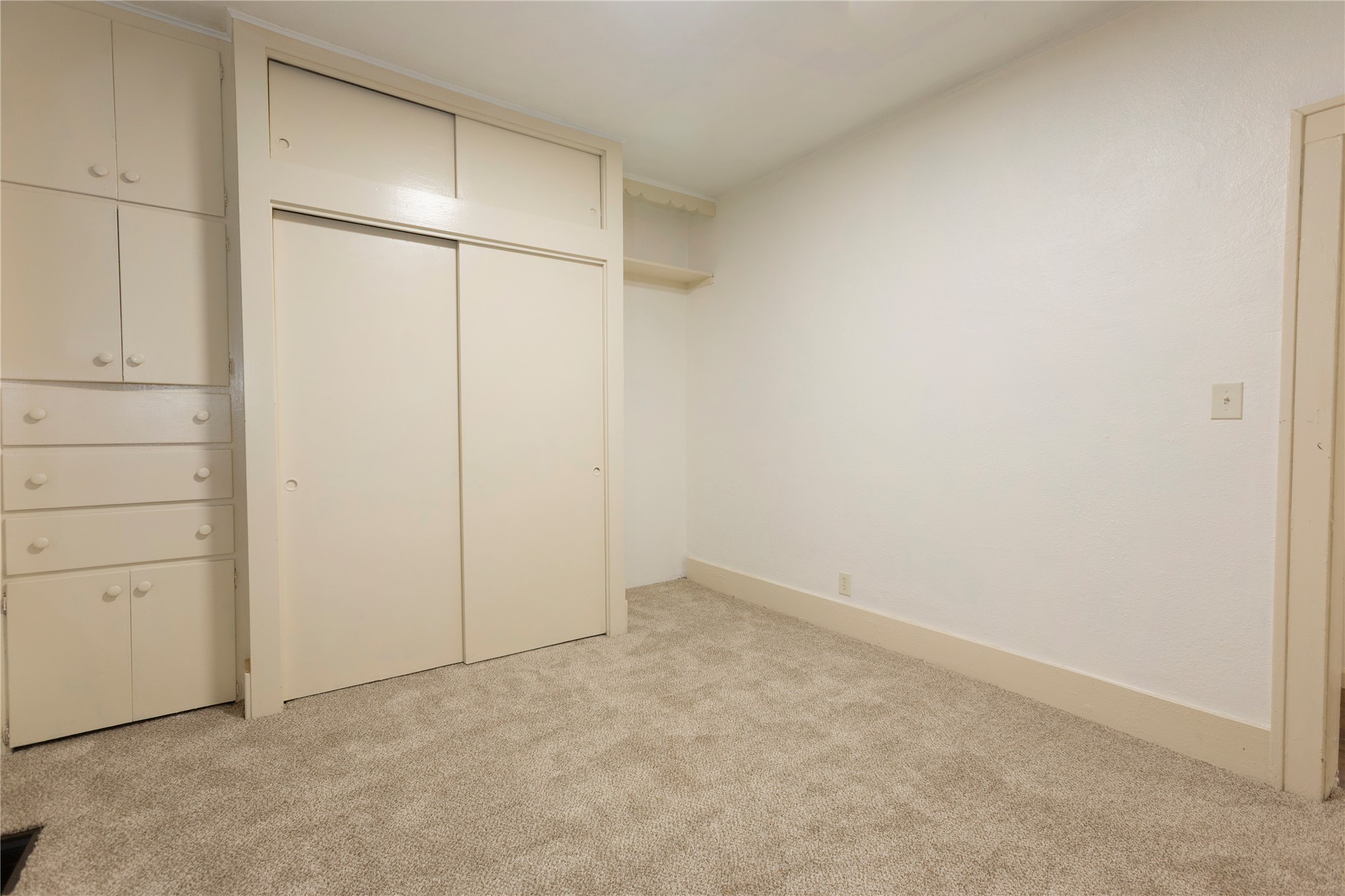 810 E Miami Avenue Property Photo 18