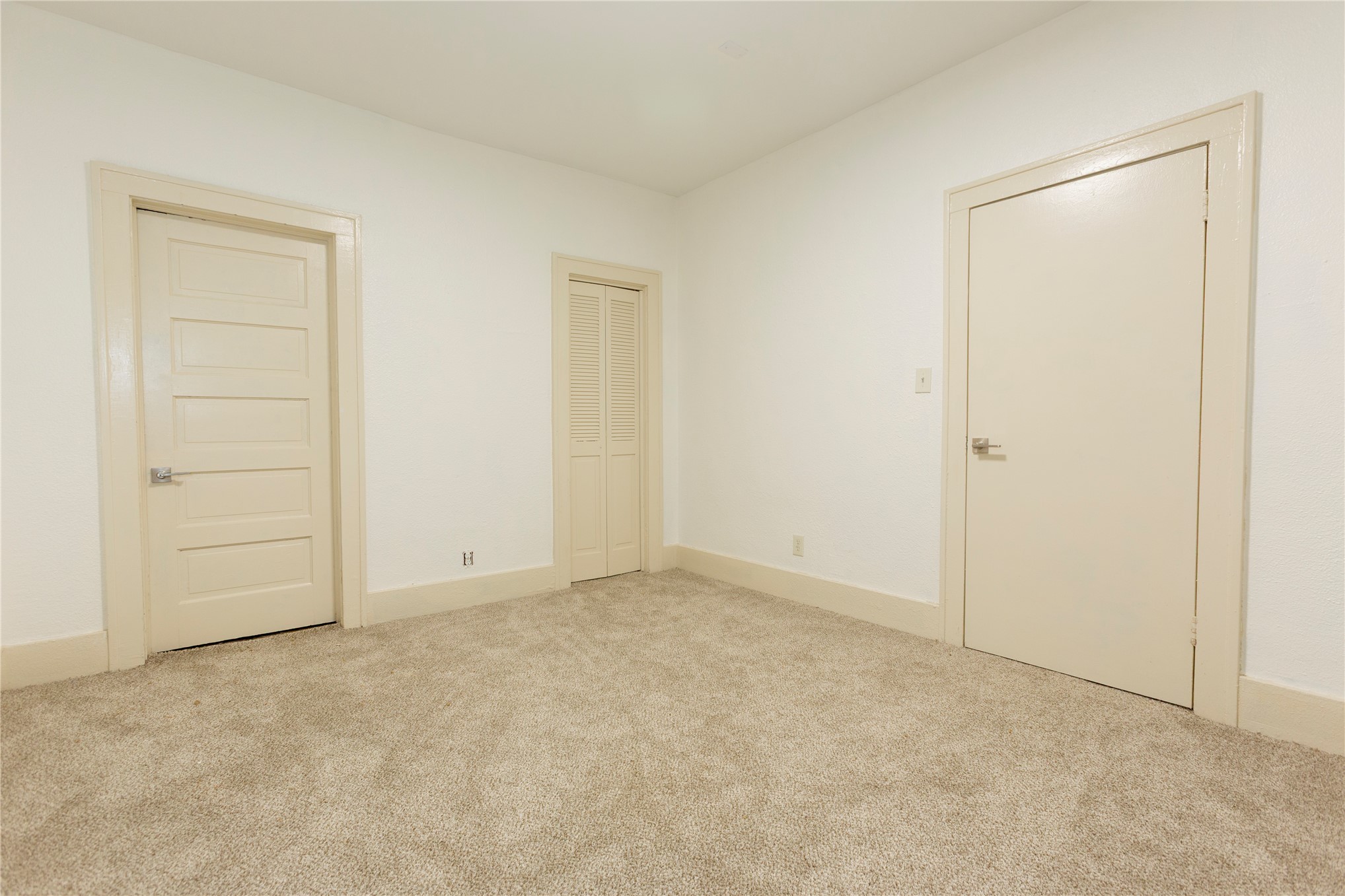 810 E Miami Avenue Property Photo 21