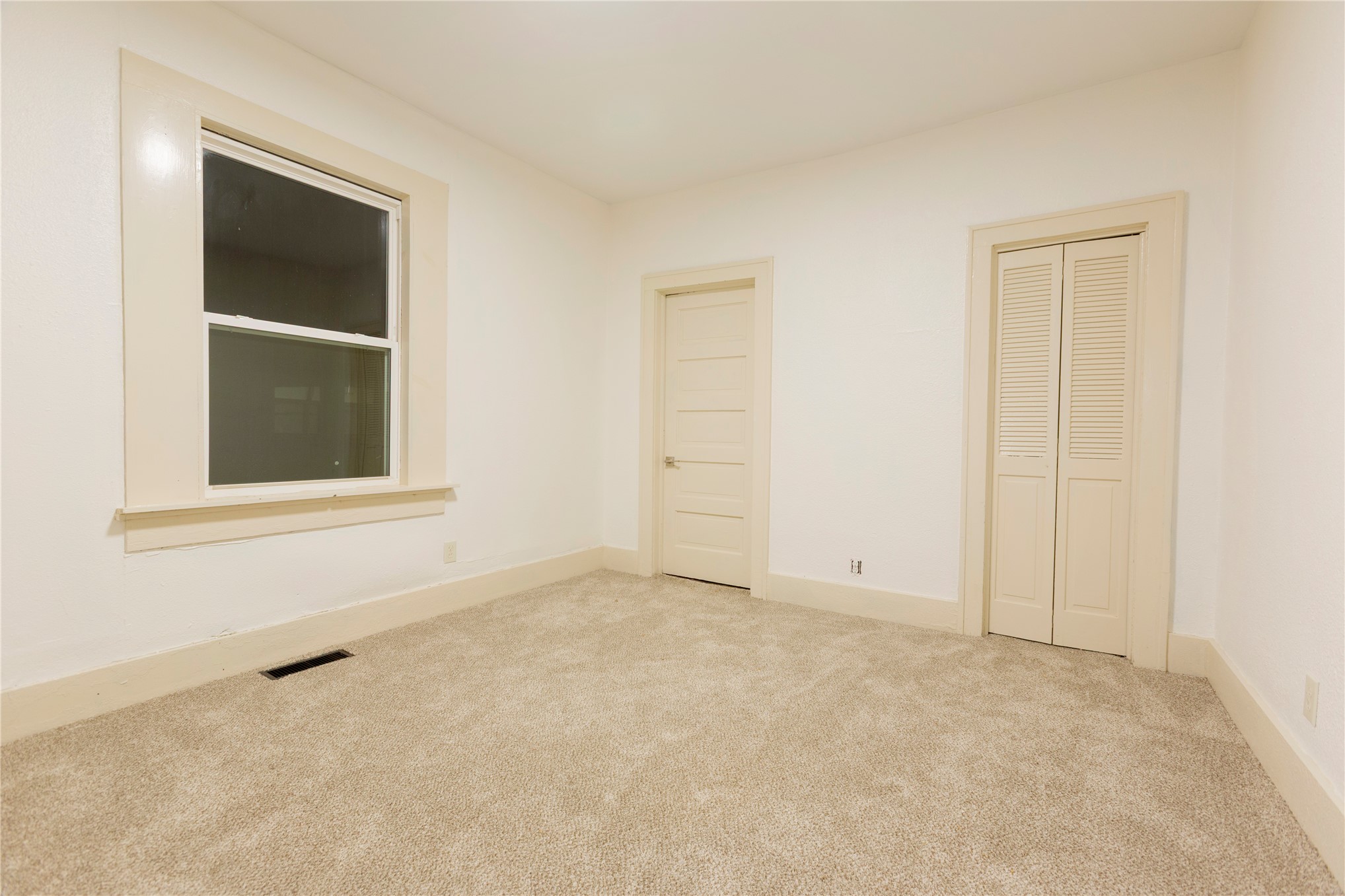 810 E Miami Avenue Property Photo 22