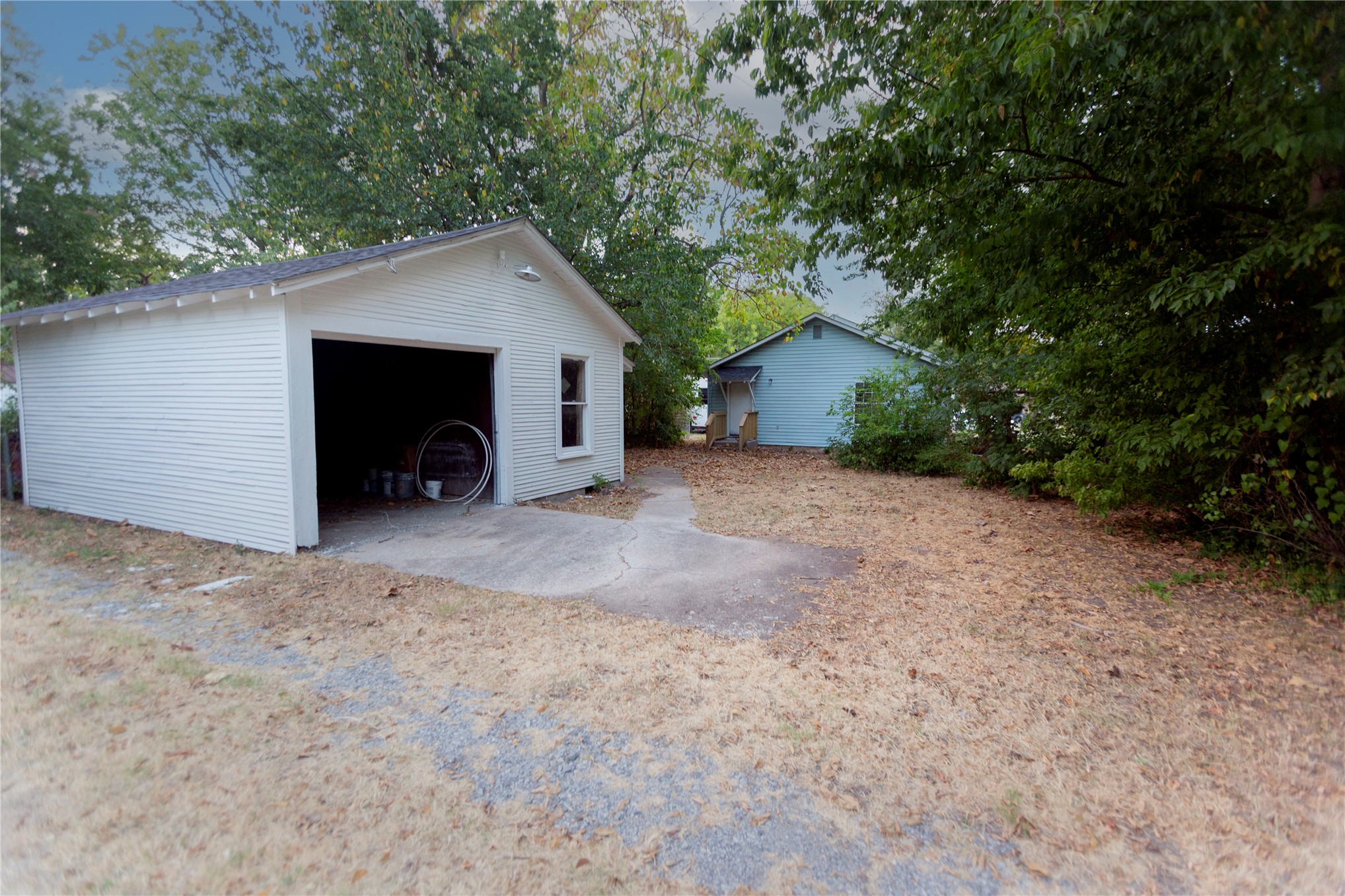 810 E Miami Avenue Property Photo 31