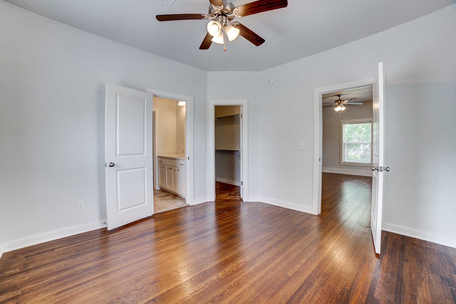 1102 Main Street Property Photo 4