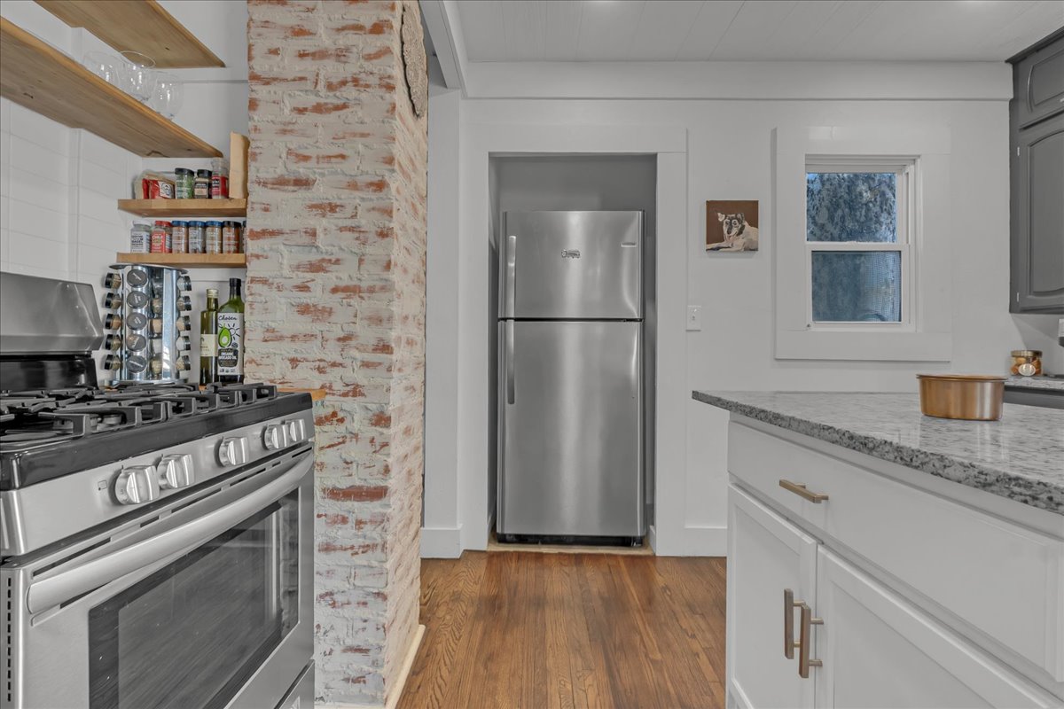 1320 S New Haven Avenue Property Photo 12