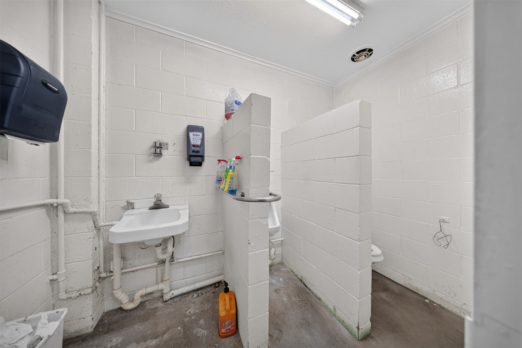 2875 N Highway 69 Property Photo 16