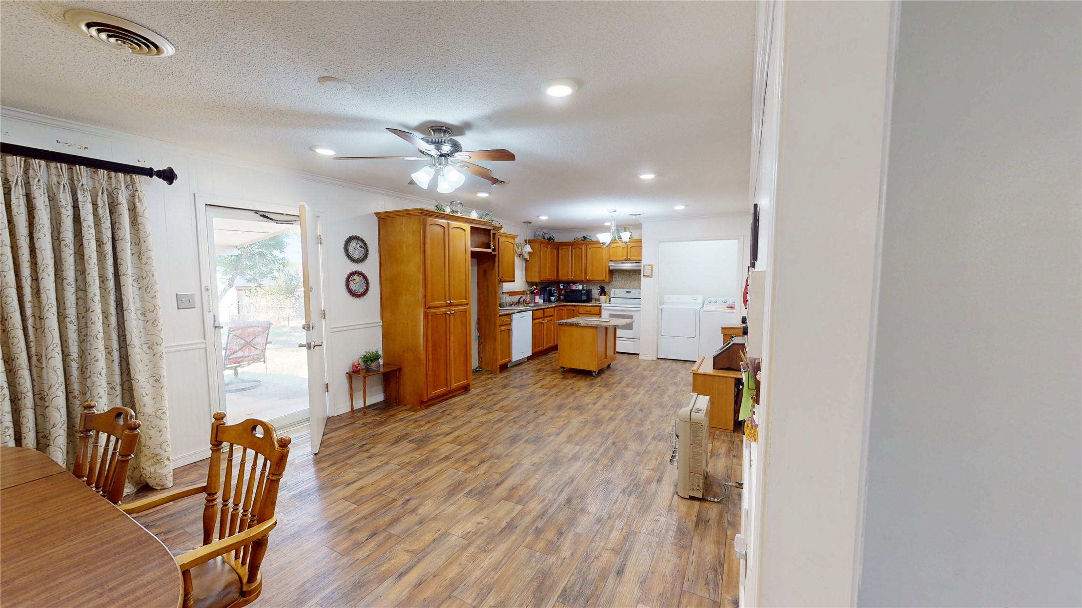 517 Webb Avenue Property Photo 11