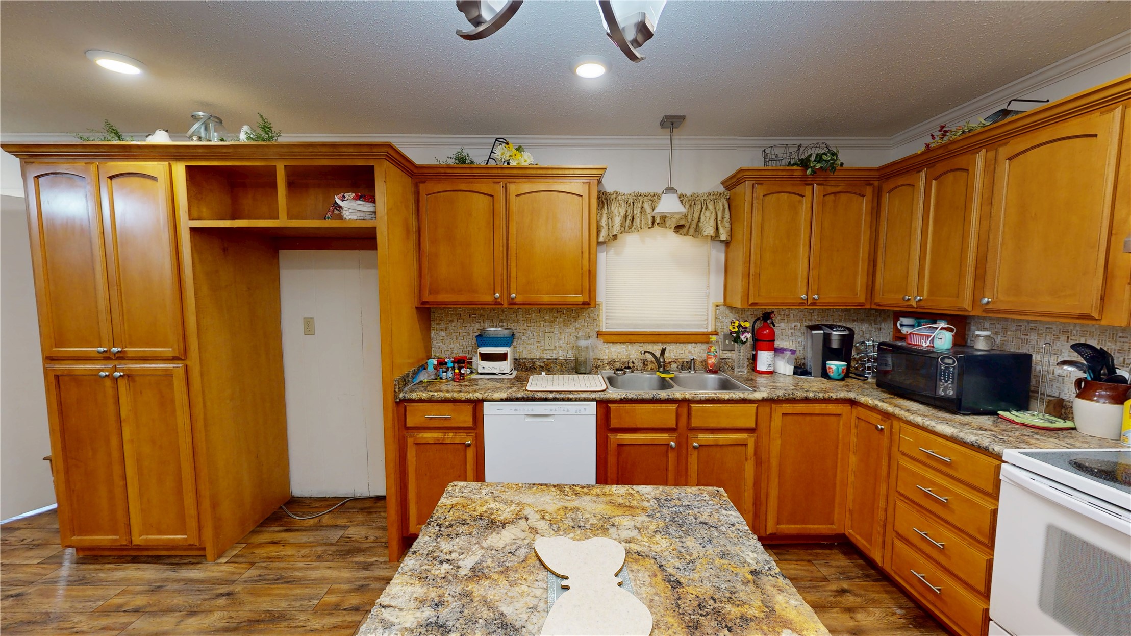 517 Webb Avenue Property Photo 13