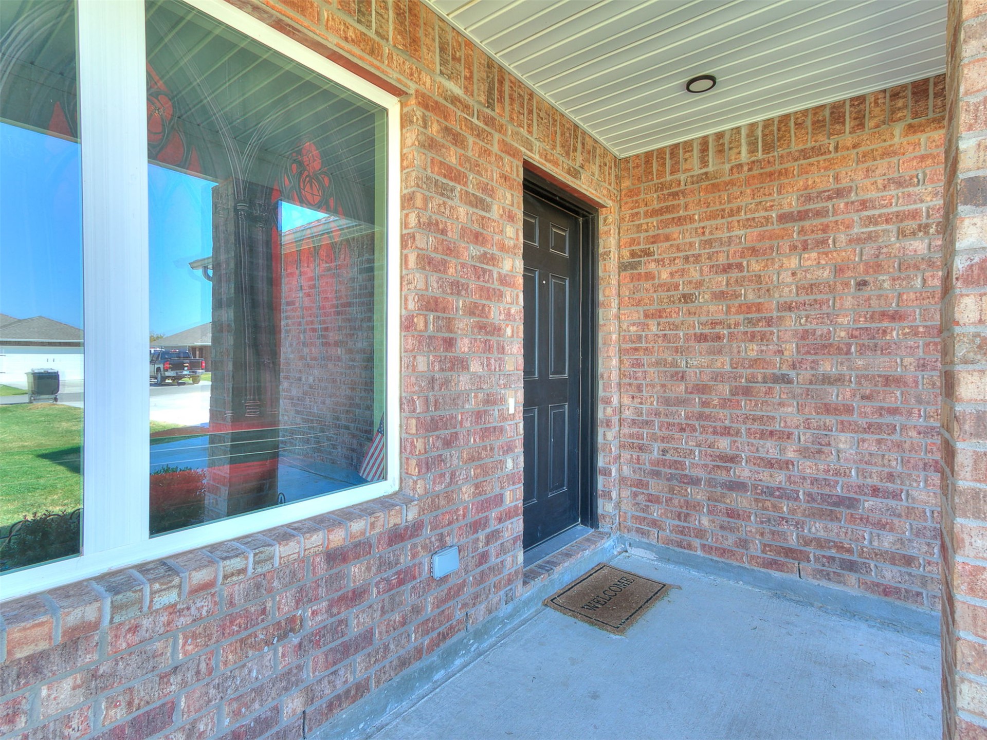 708 N Redbud Avenue Property Photo 2