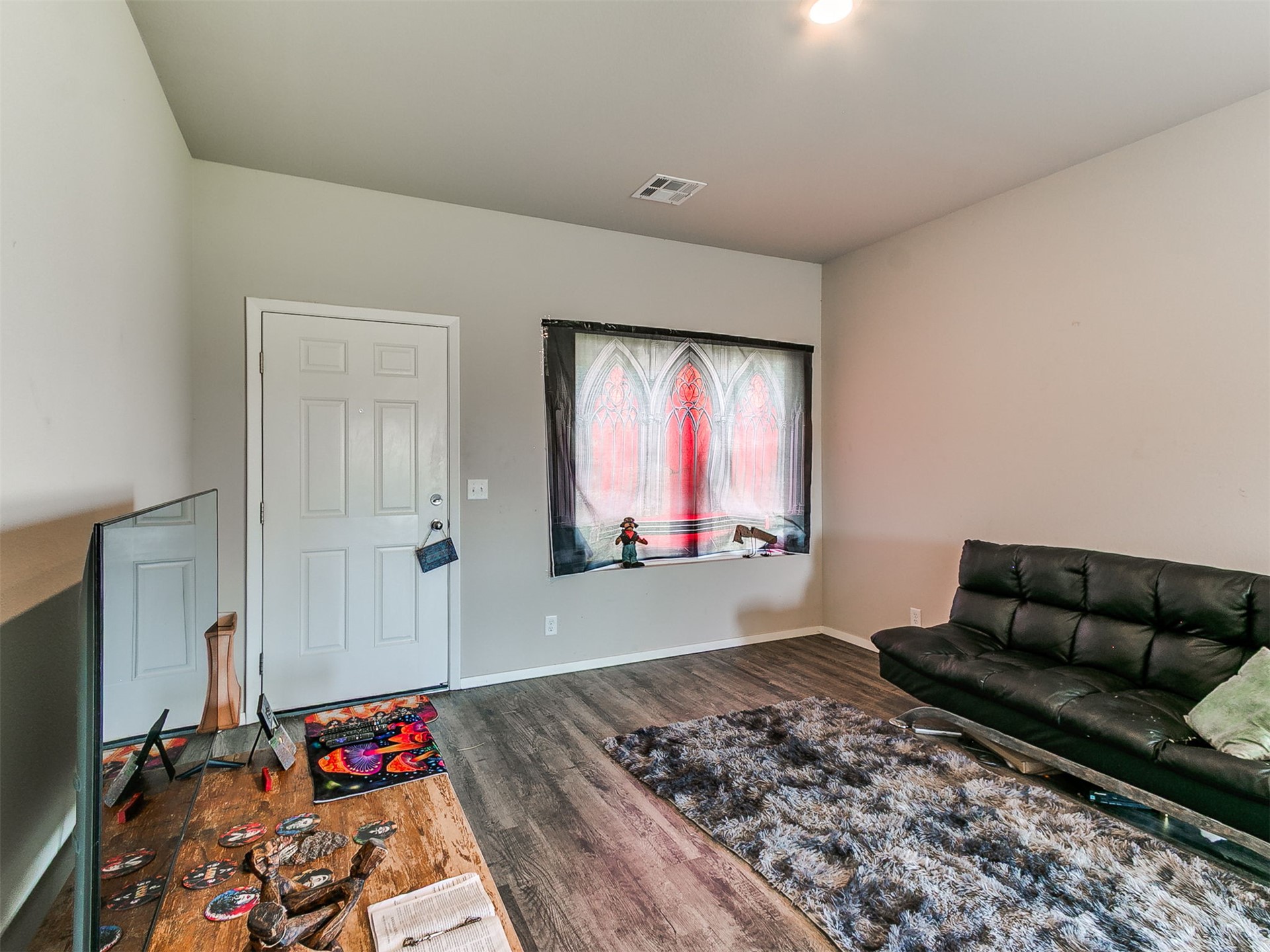 708 N Redbud Avenue Property Photo 6