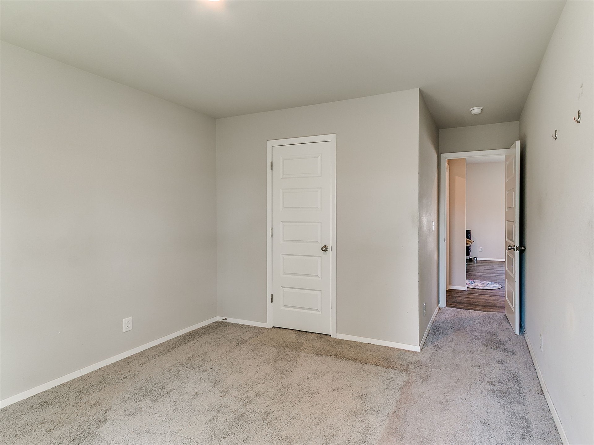 708 N Redbud Avenue Property Photo 14