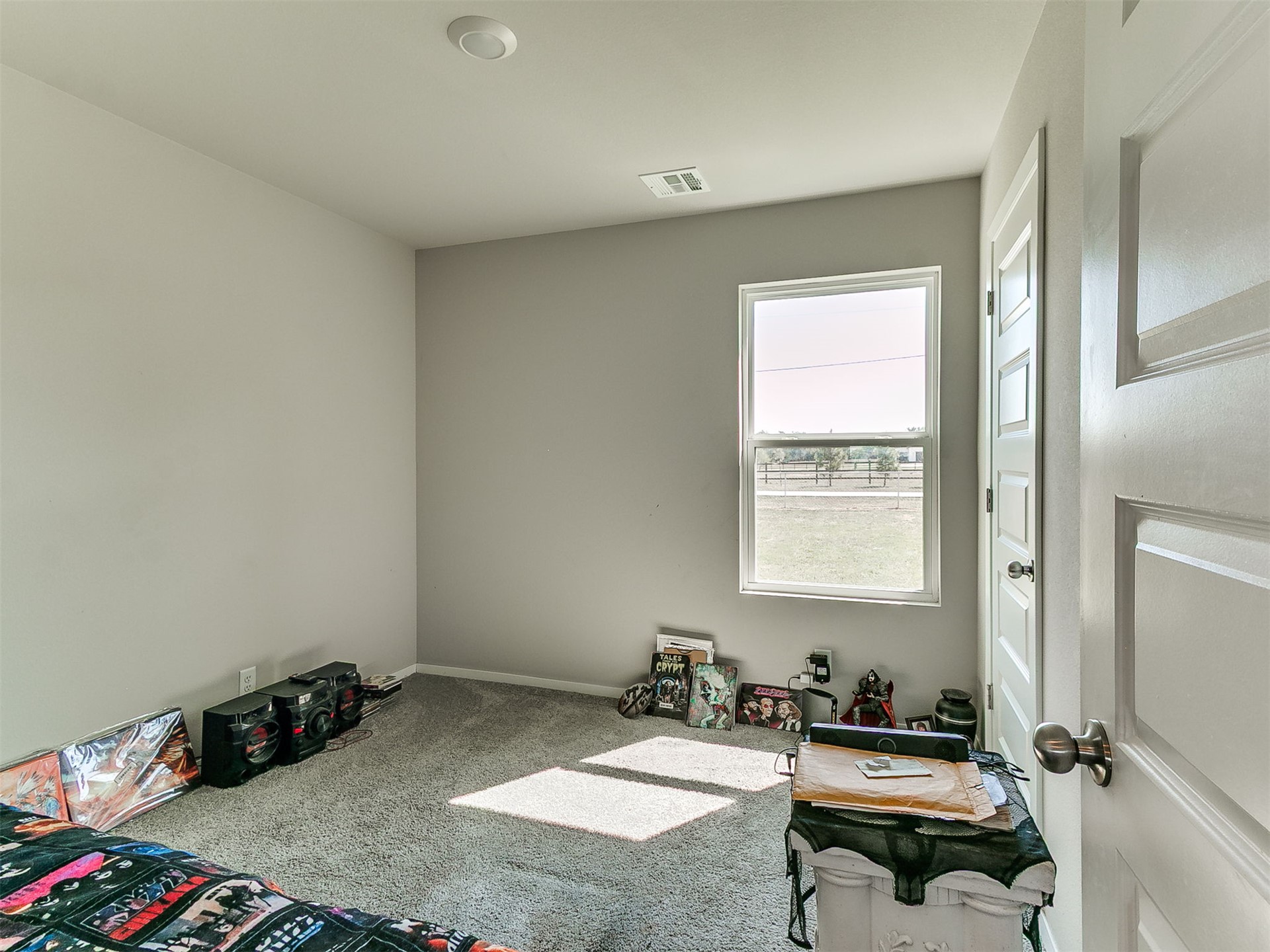 708 N Redbud Avenue Property Photo 18