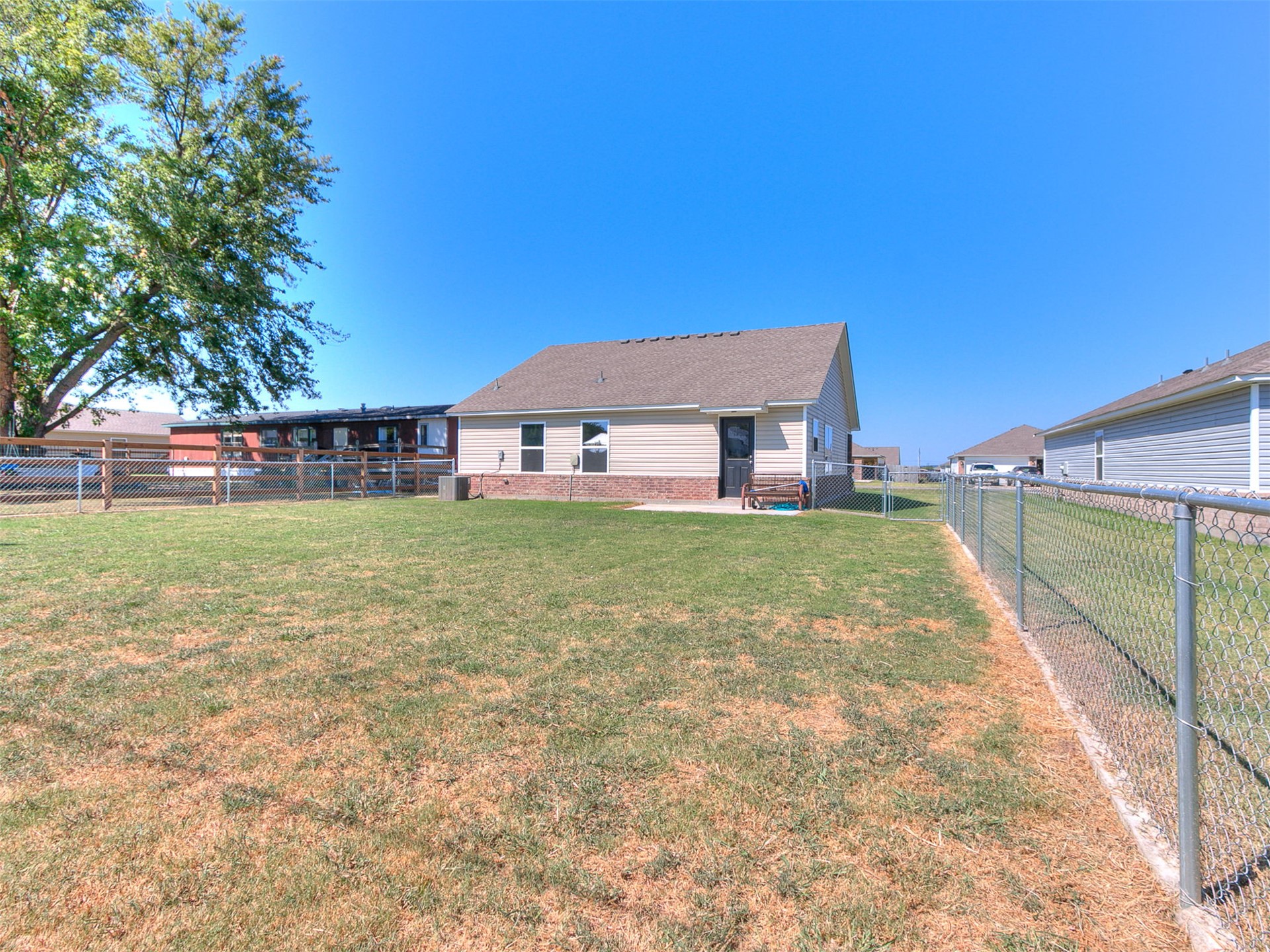 708 N Redbud Avenue Property Photo 22
