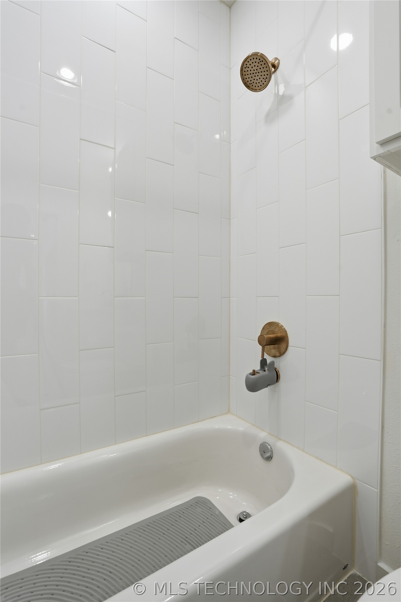 2714 Falls Bend Drive Property Photo 34
