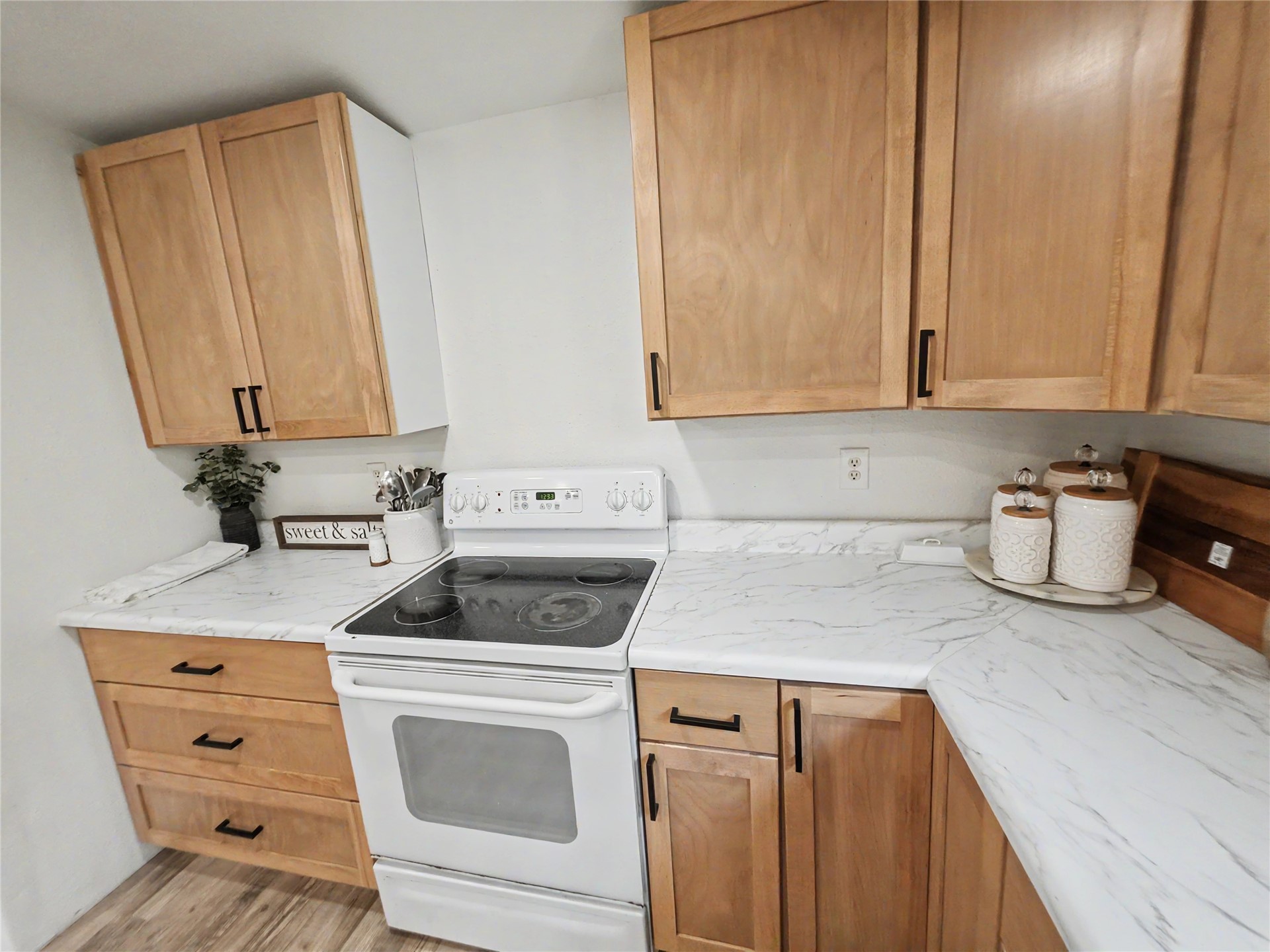 23884 E 808 Road Property Photo 40
