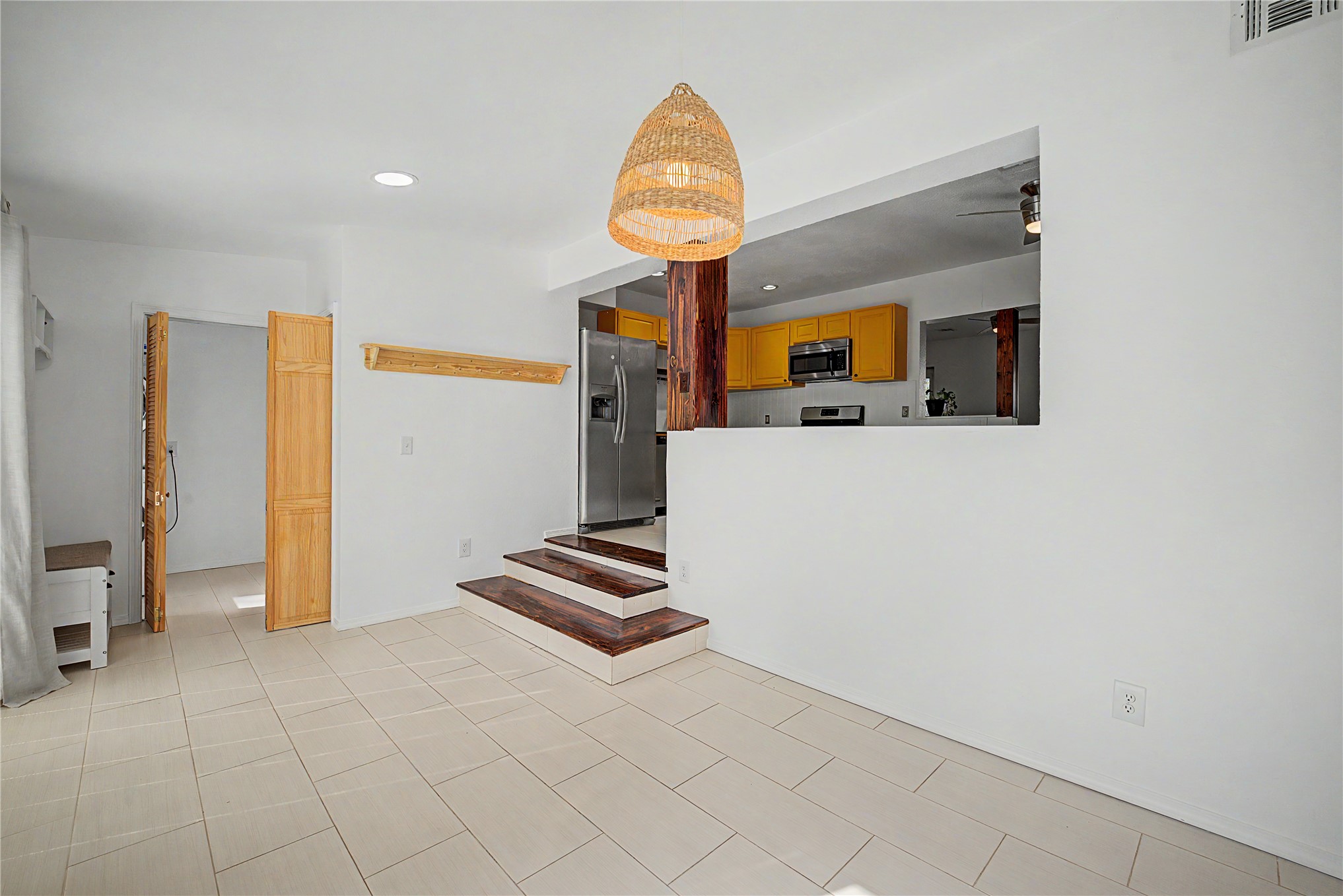 1229 S Erie Avenue Property Photo 23