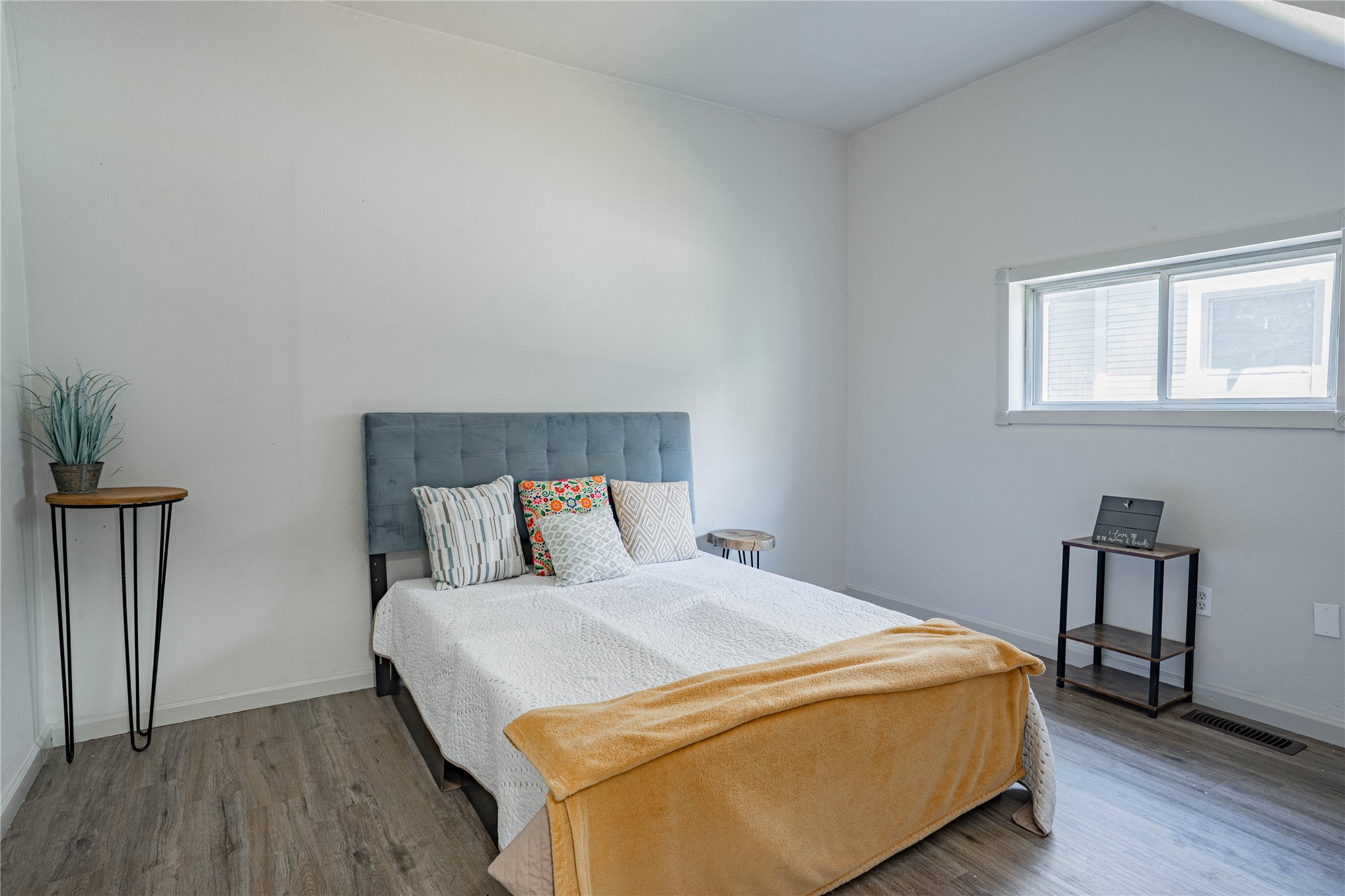 1719 Leahy Avenue Property Photo 16