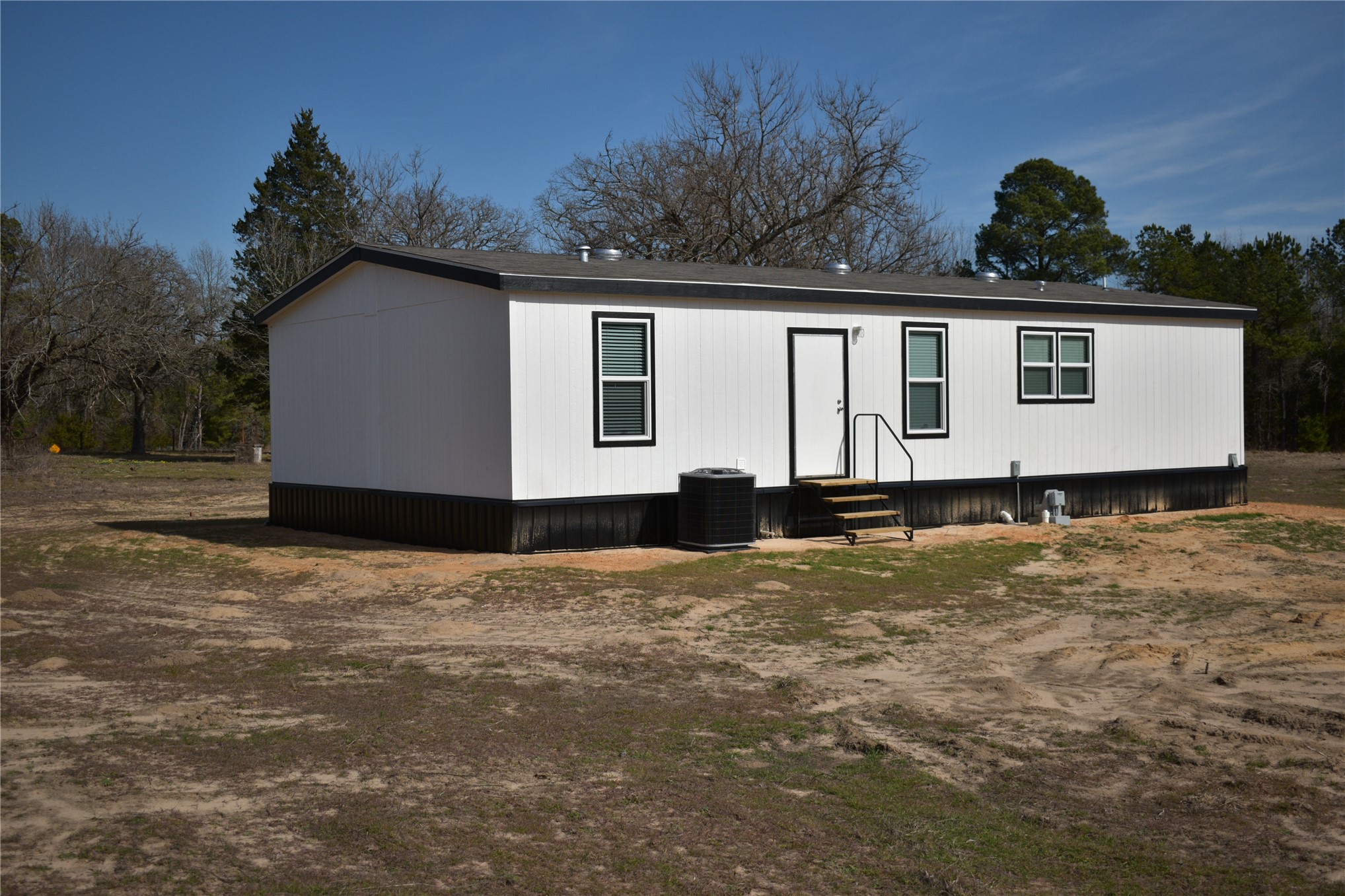 532 N 4360 Road Property Photo 3