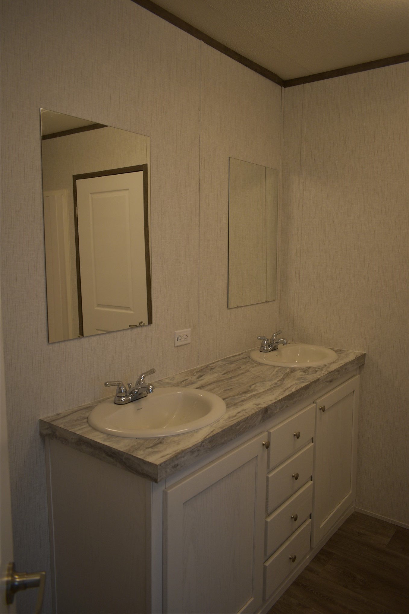 532 N 4360 Road Property Photo 10