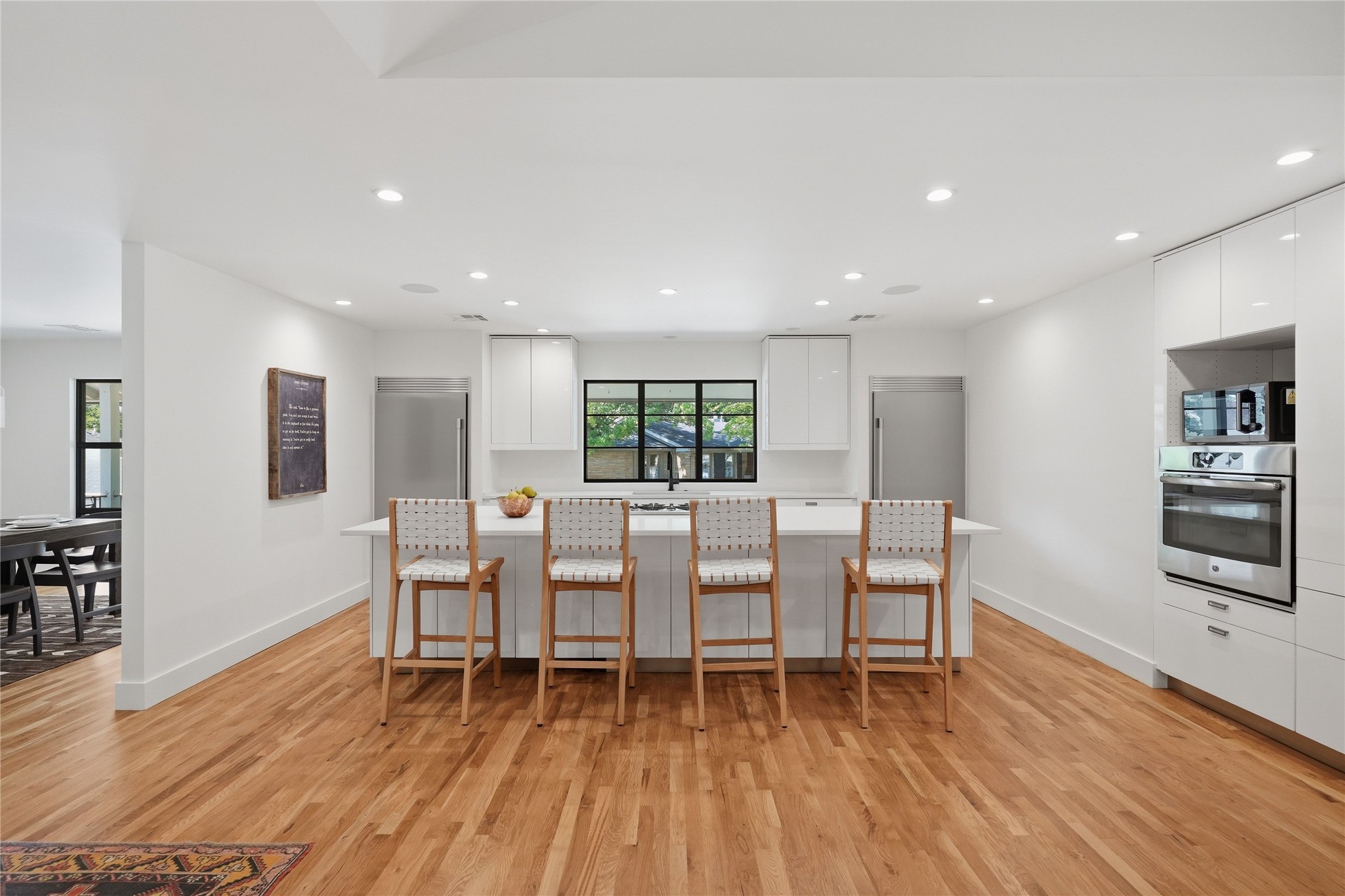 2450 E 32nd Street Property Photo 8