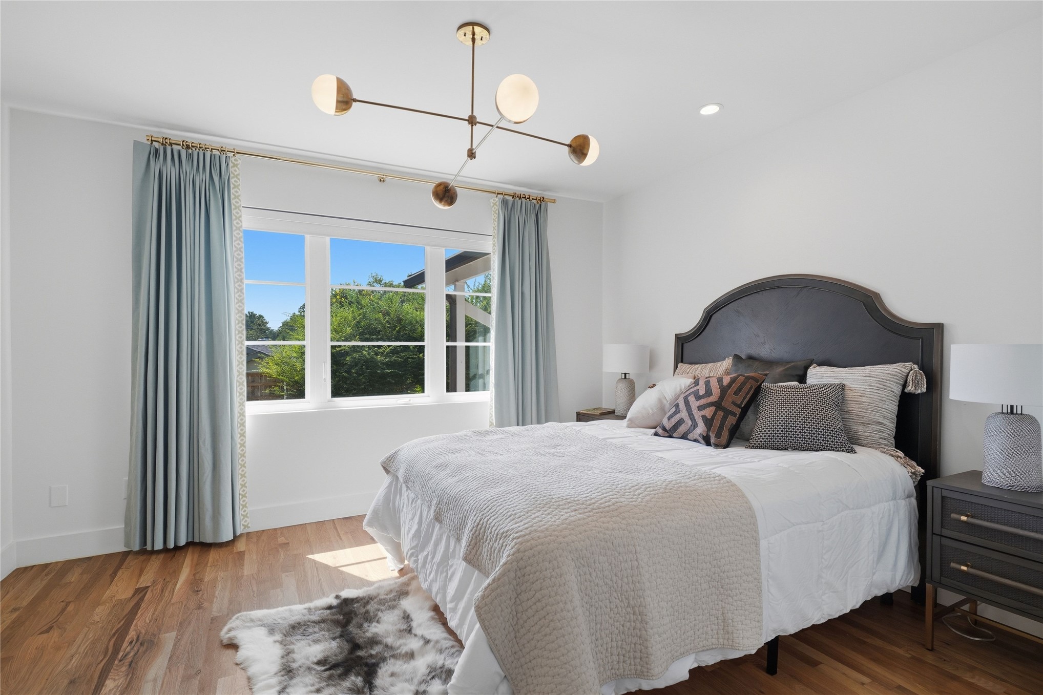 2450 E 32nd Street Property Photo 25