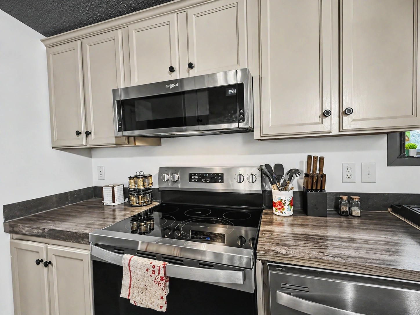 16516 N Spears Road Property Photo 6