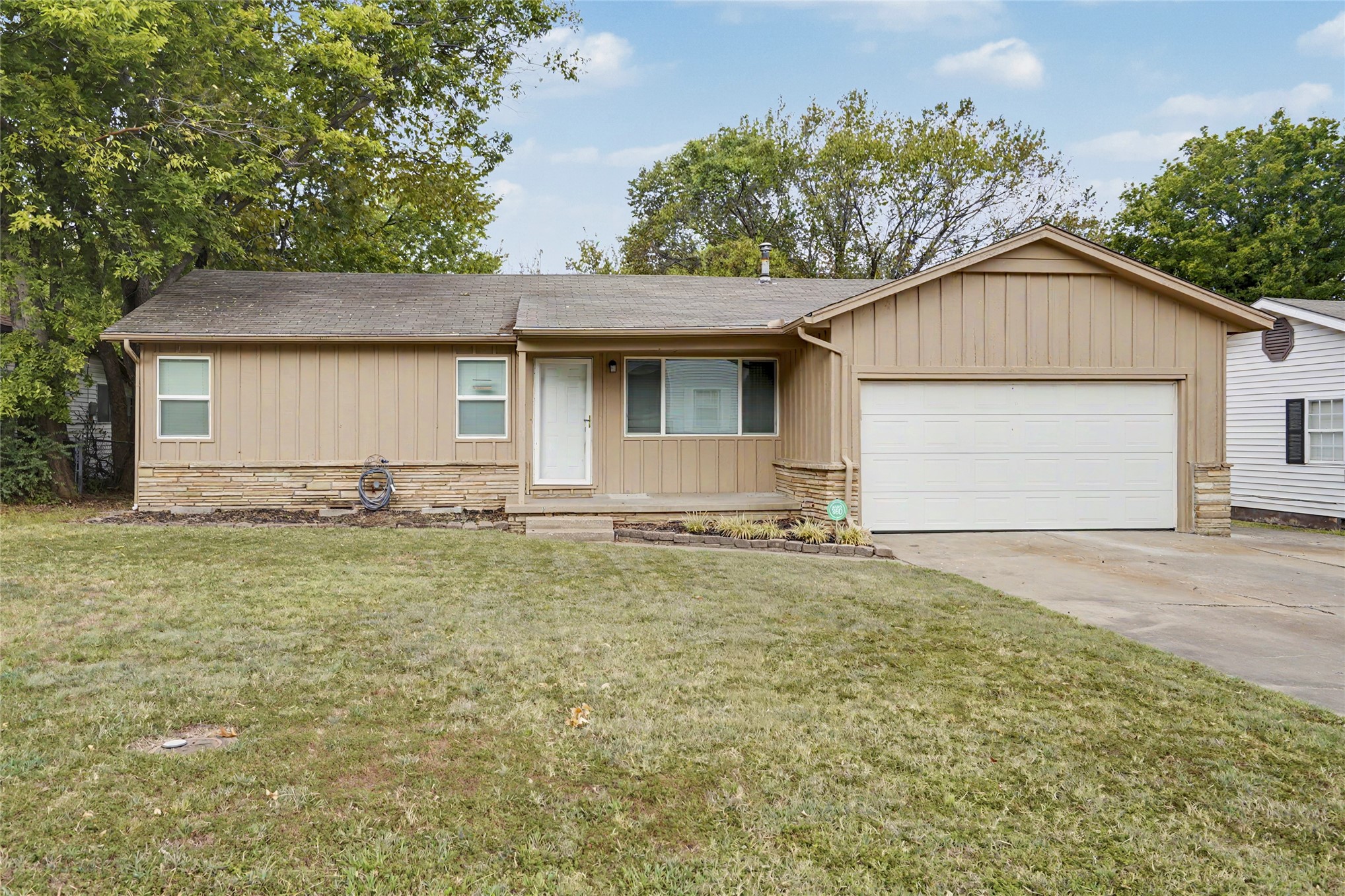 1614 S Cedar Avenue Property Photo 1