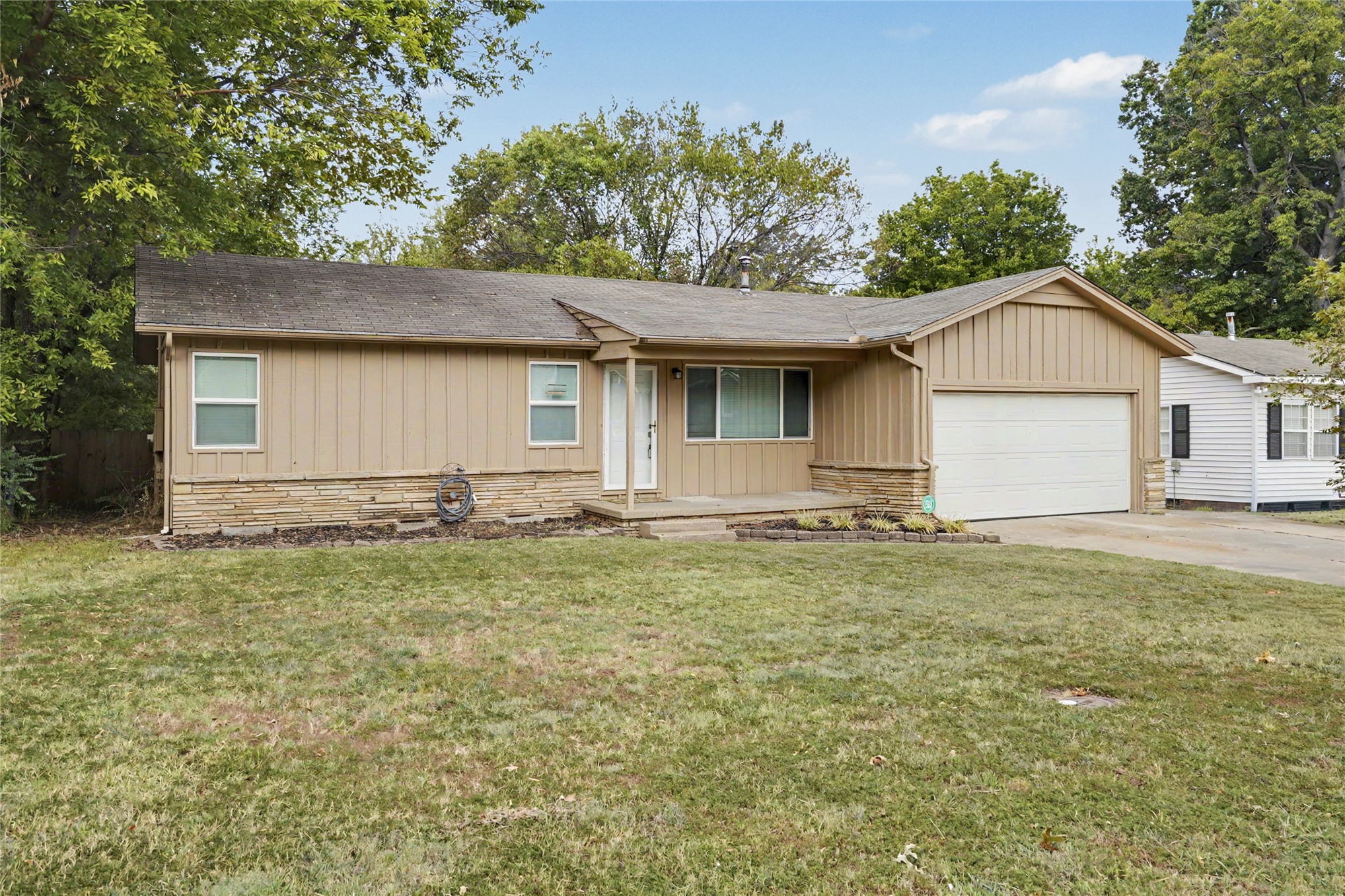 1614 S Cedar Avenue Property Photo 2