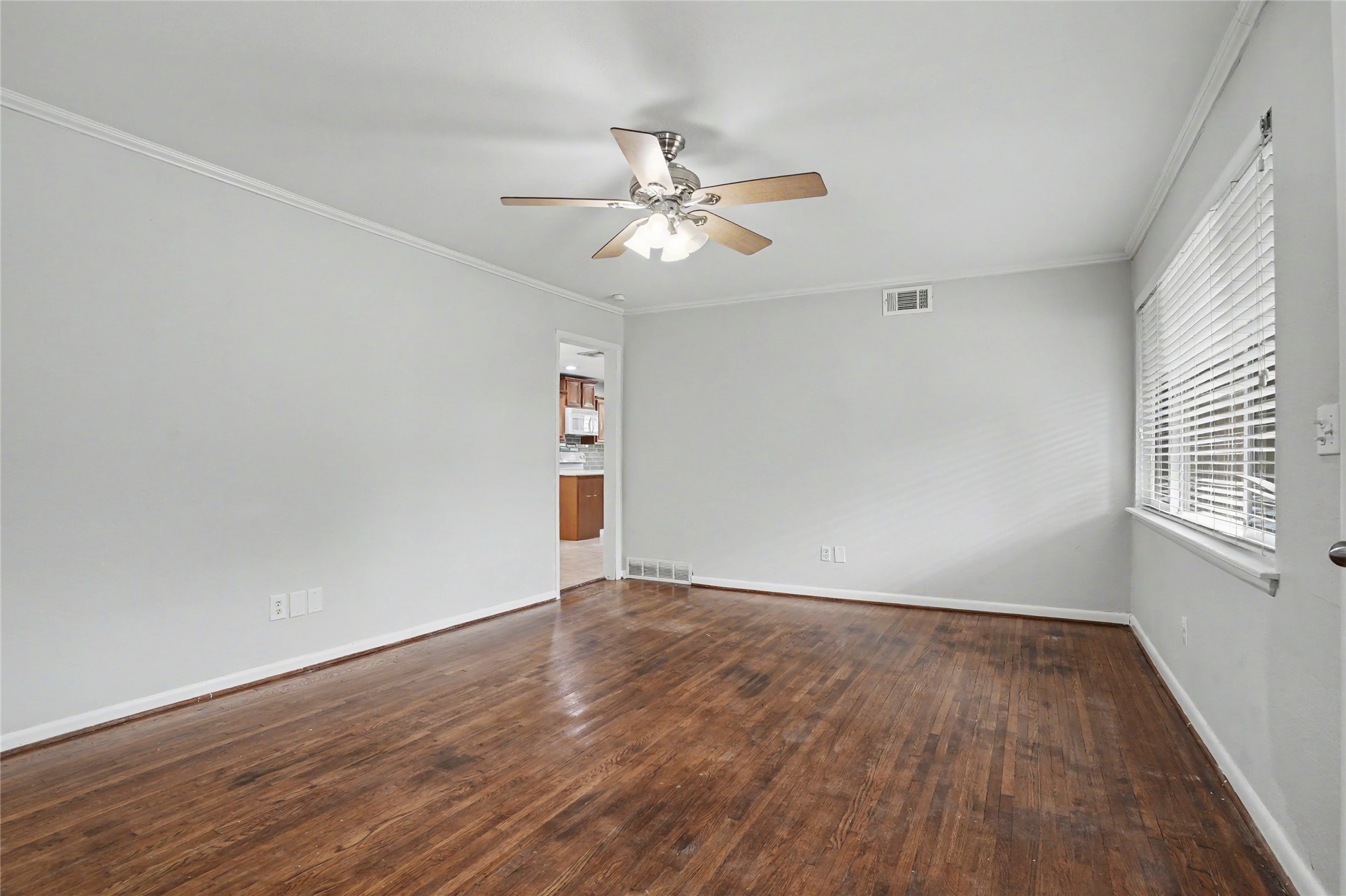 1614 S Cedar Avenue Property Photo 3