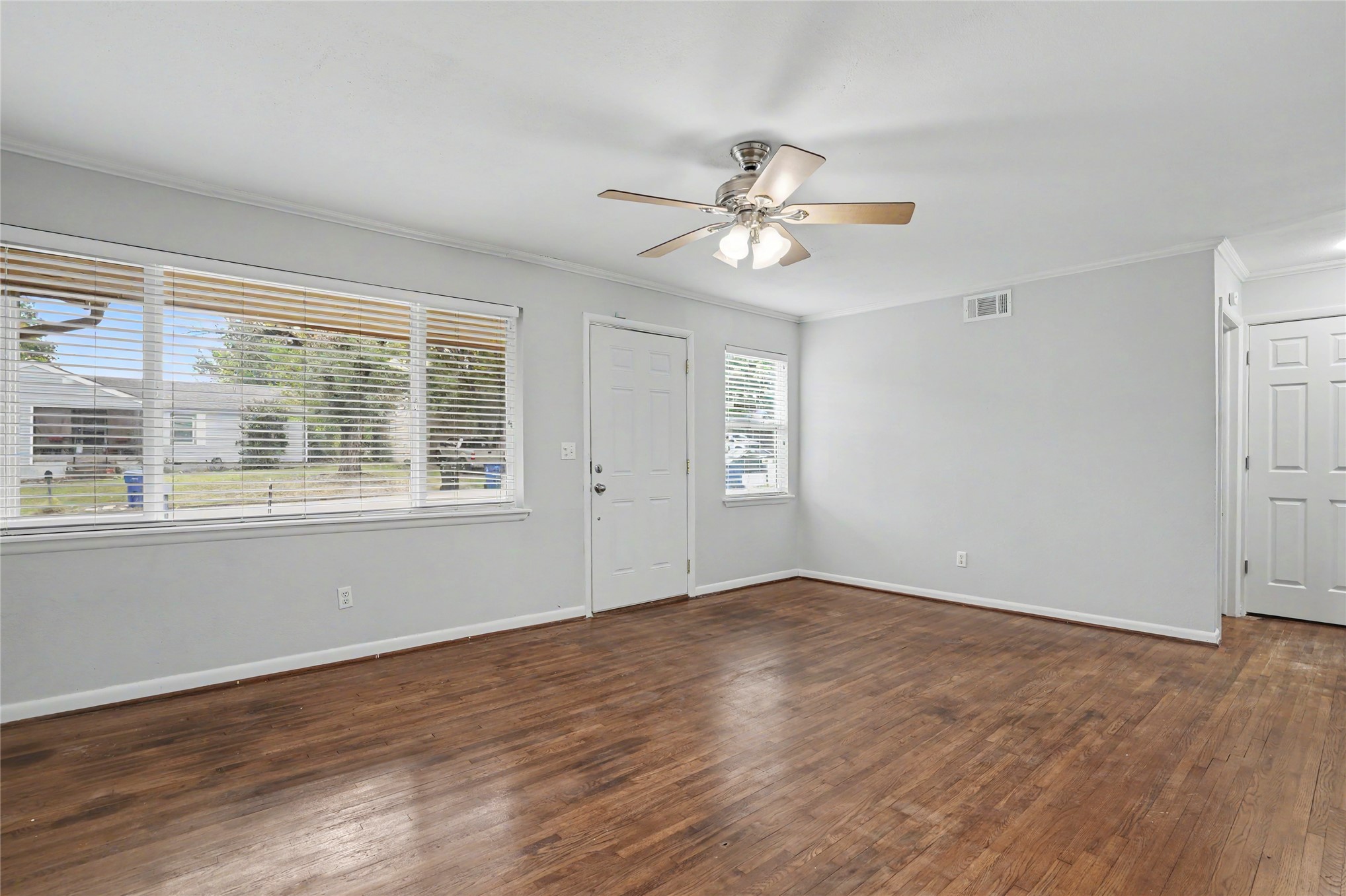 1614 S Cedar Avenue Property Photo 5