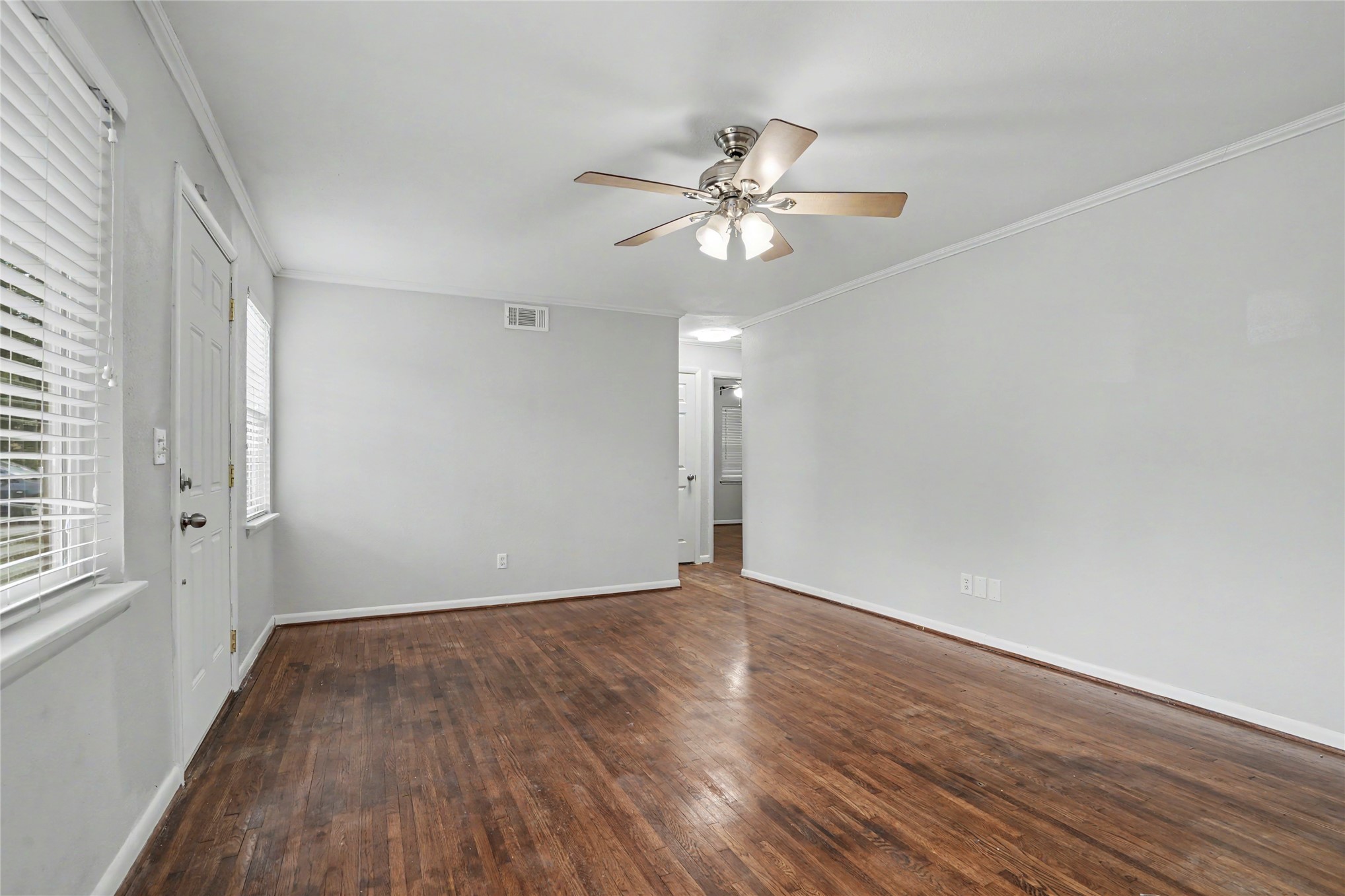 1614 S Cedar Avenue Property Photo 6