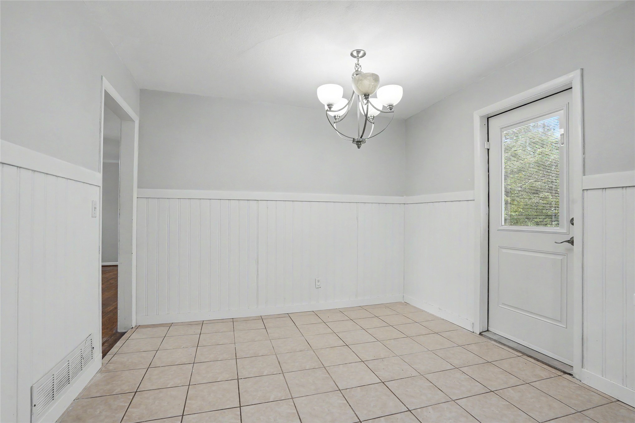1614 S Cedar Avenue Property Photo 8