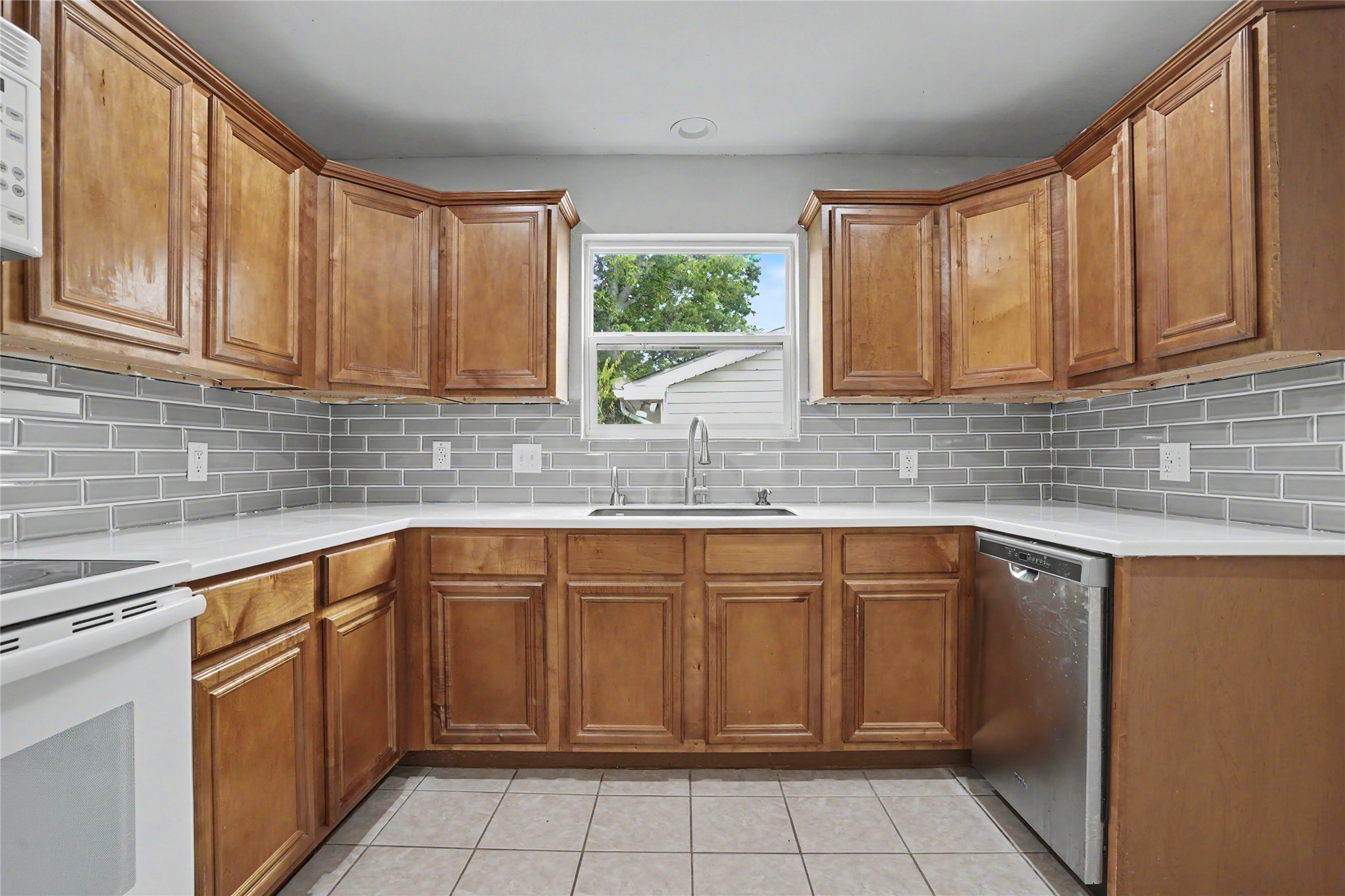 1614 S Cedar Avenue Property Photo 11