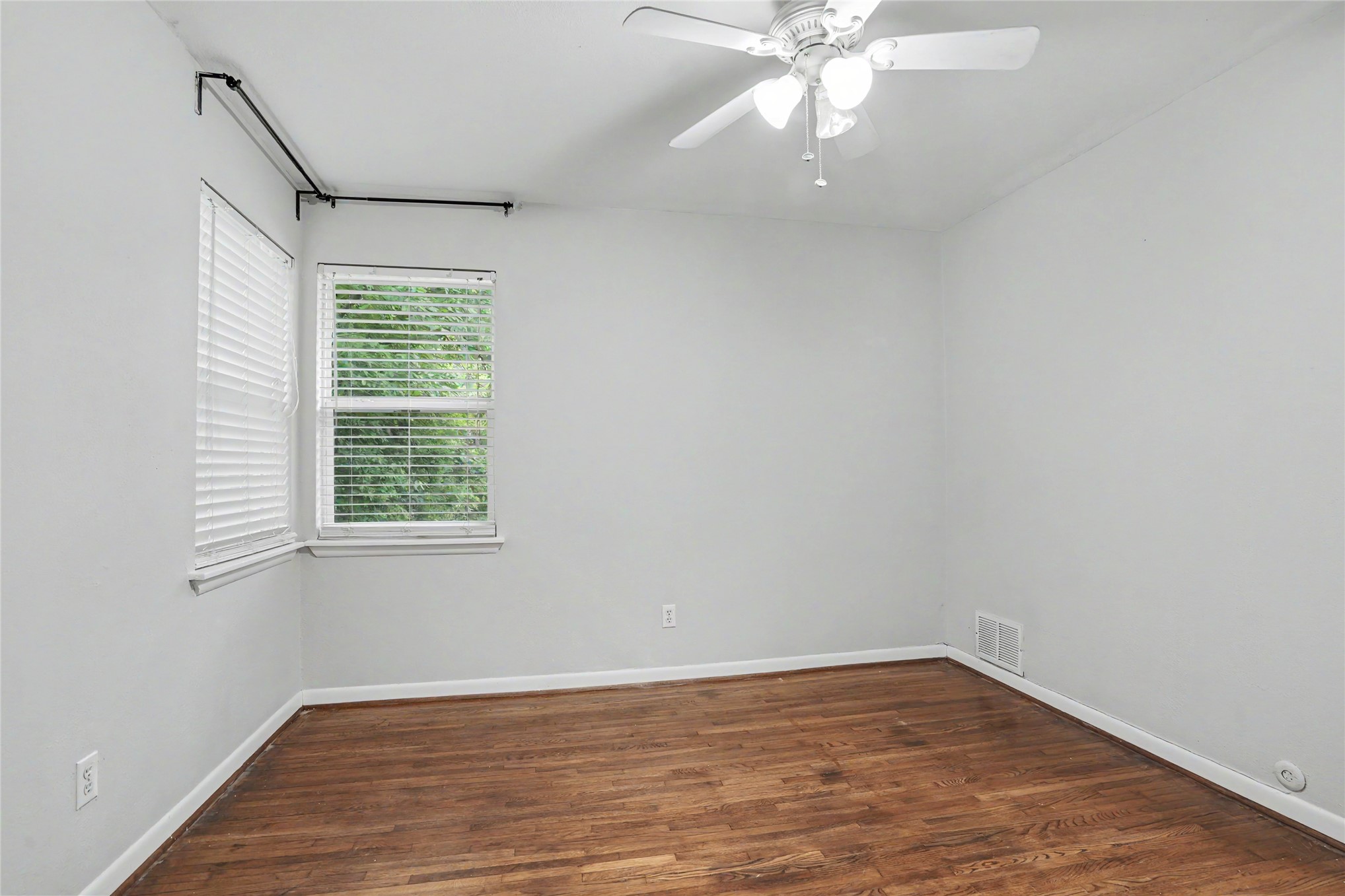 1614 S Cedar Avenue Property Photo 19