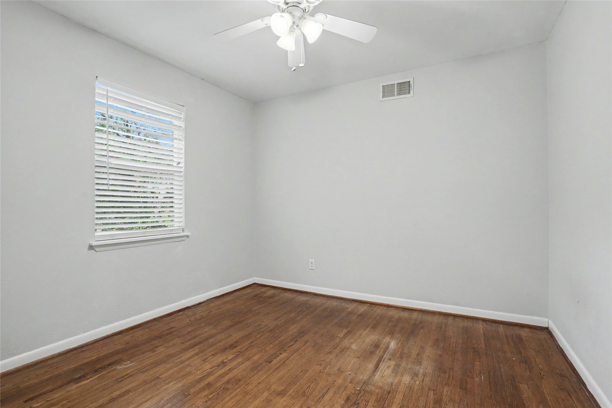 1614 S Cedar Avenue Property Photo 22