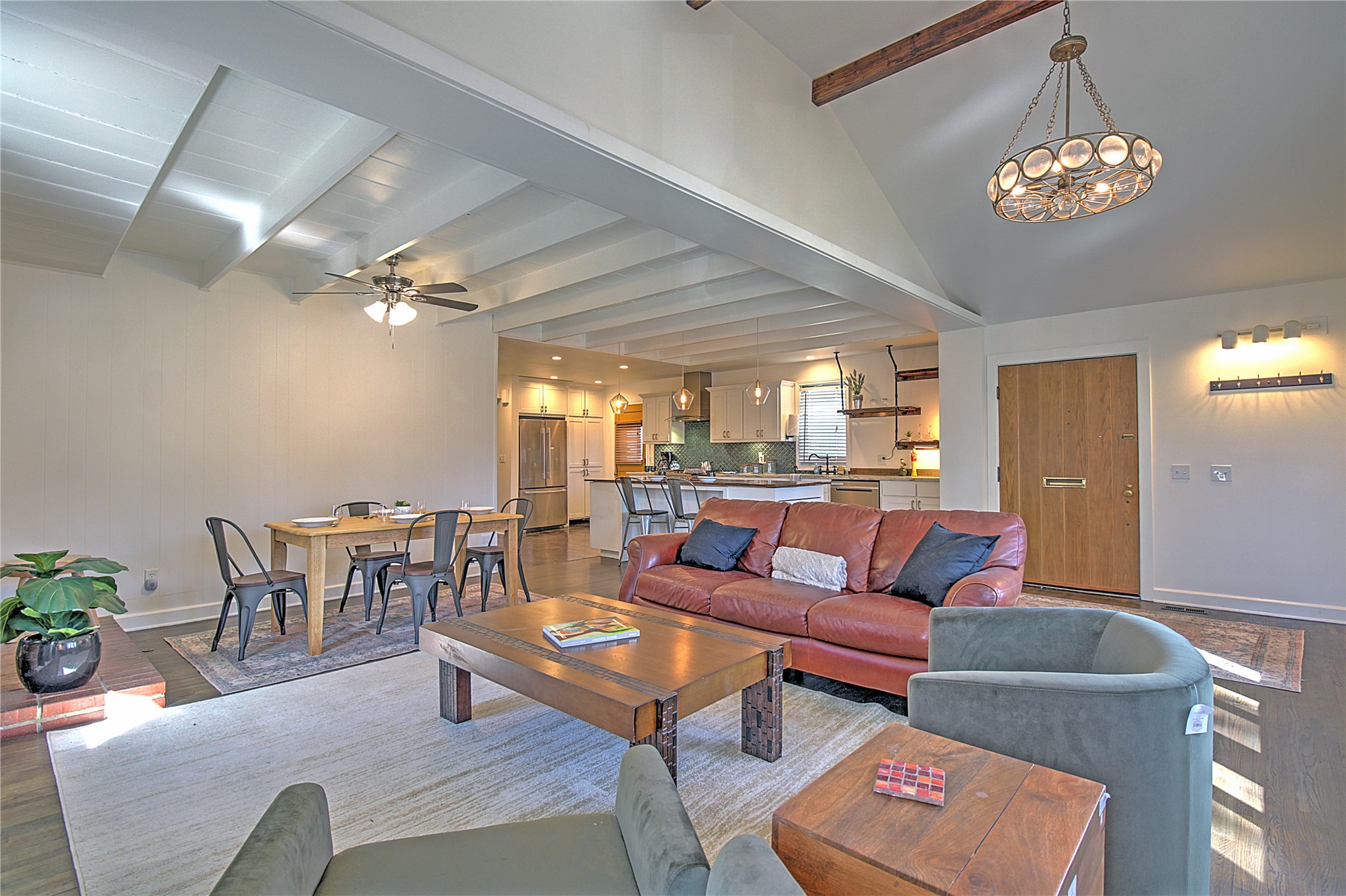 1336 S Indian Avenue Property Photo 4