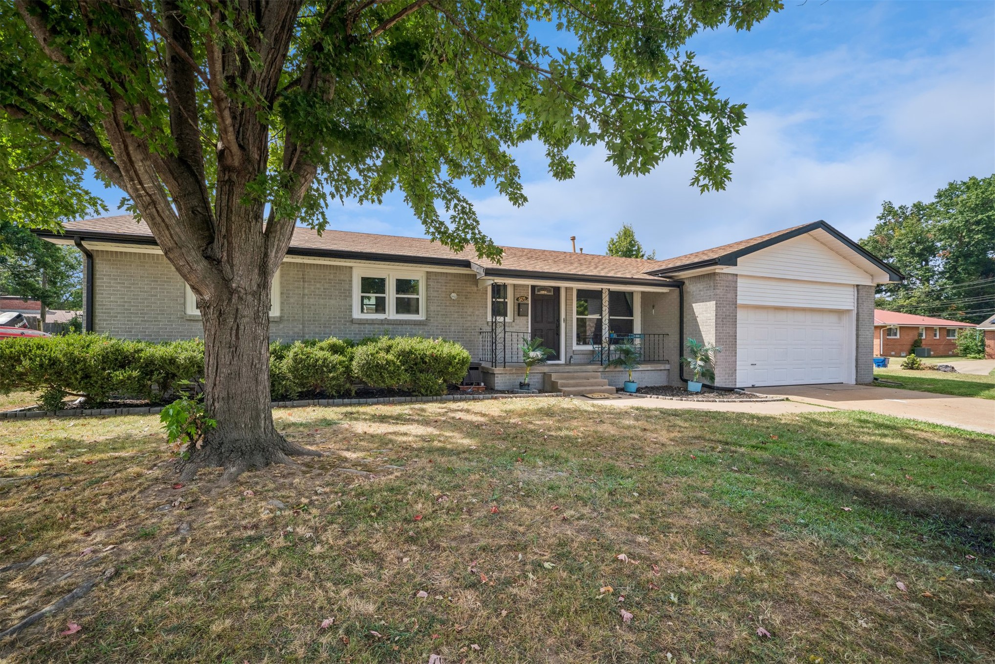 605 S Thompson Street Property Photo 2