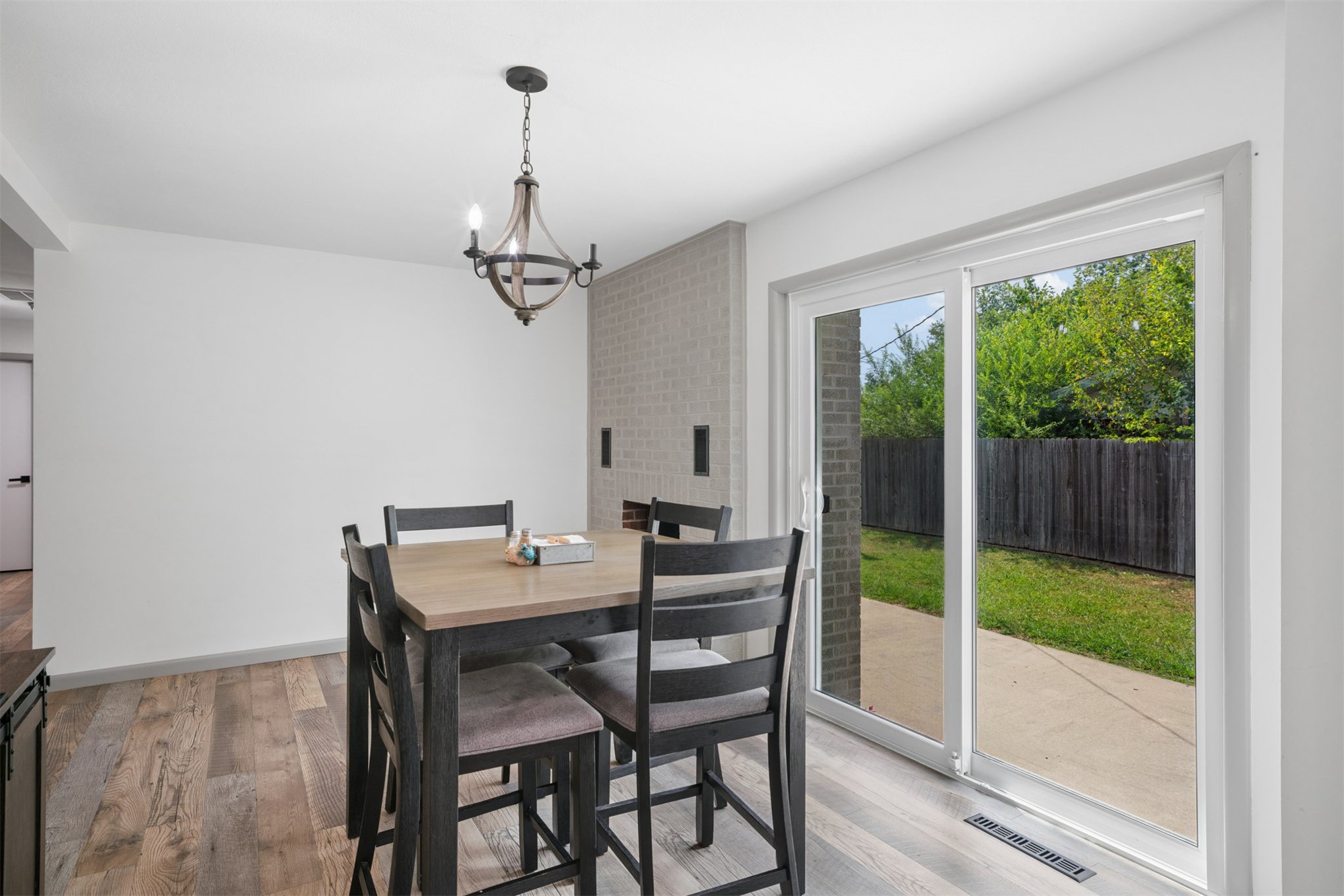 605 S Thompson Street Property Photo 12