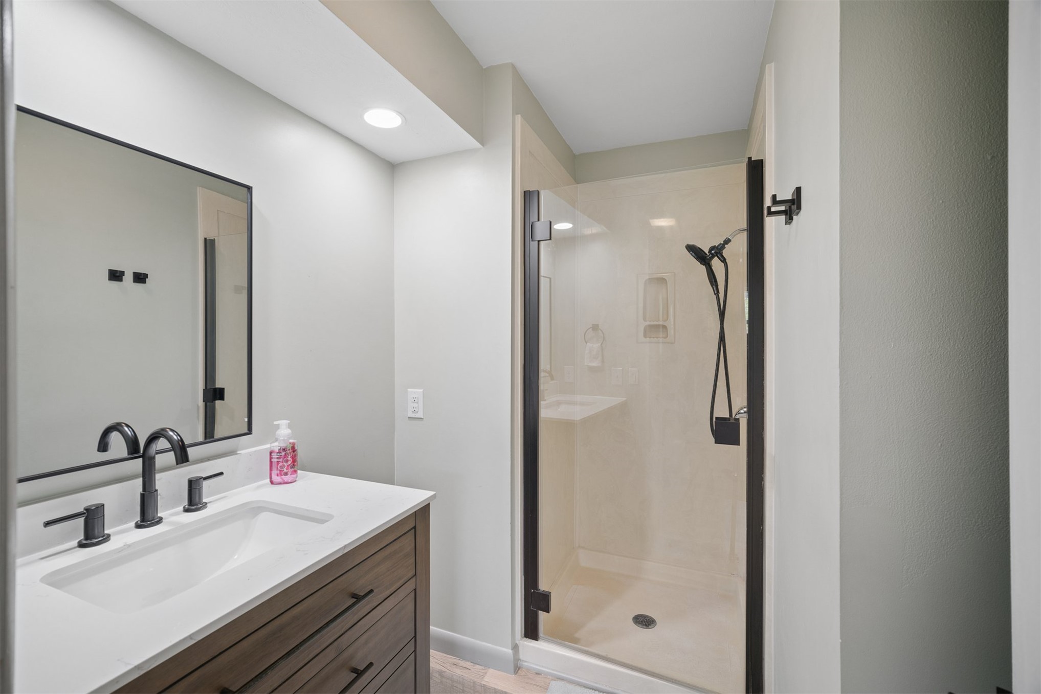 605 S Thompson Street Property Photo 17