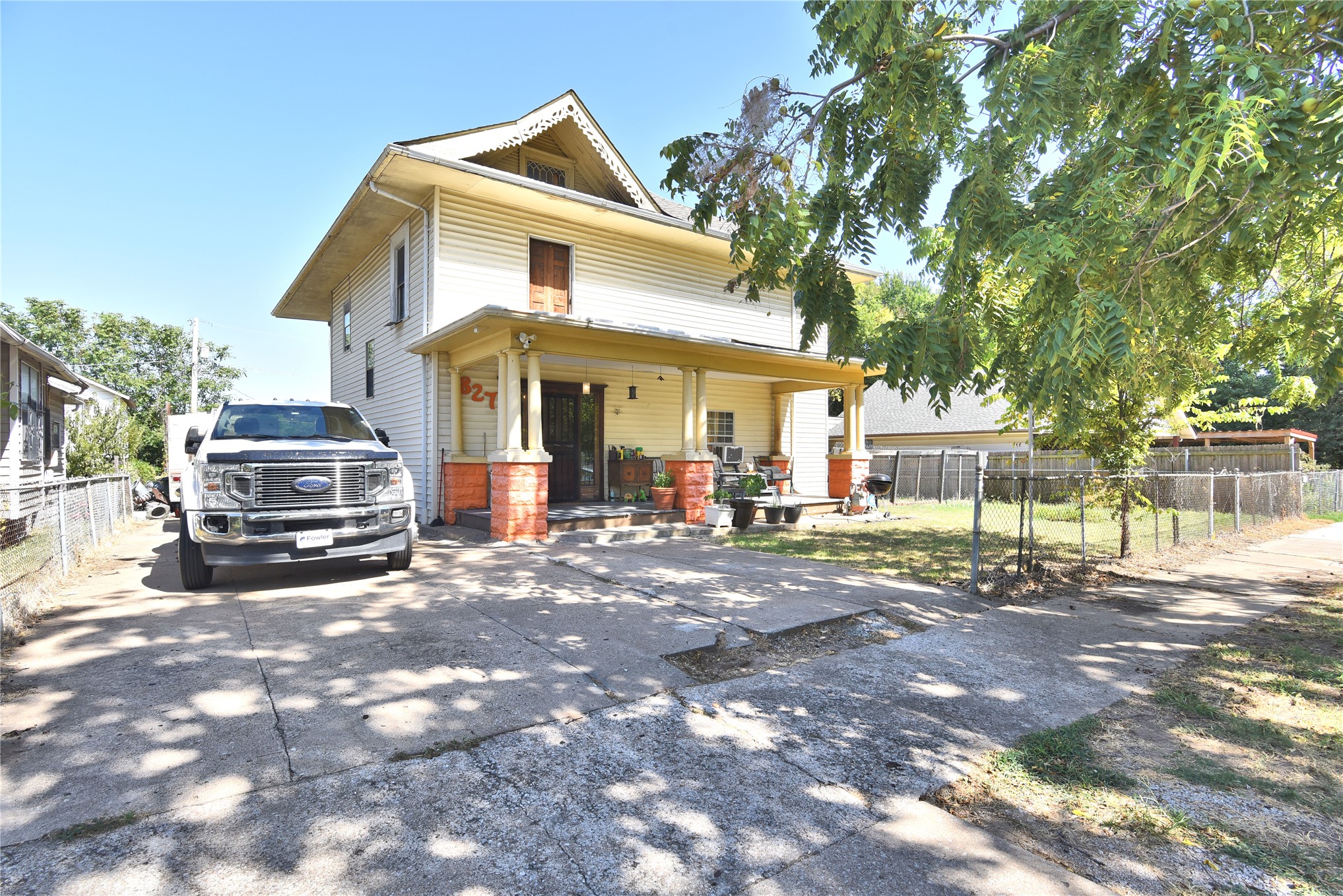 827 N Norfolk Avenue Property Photo 1