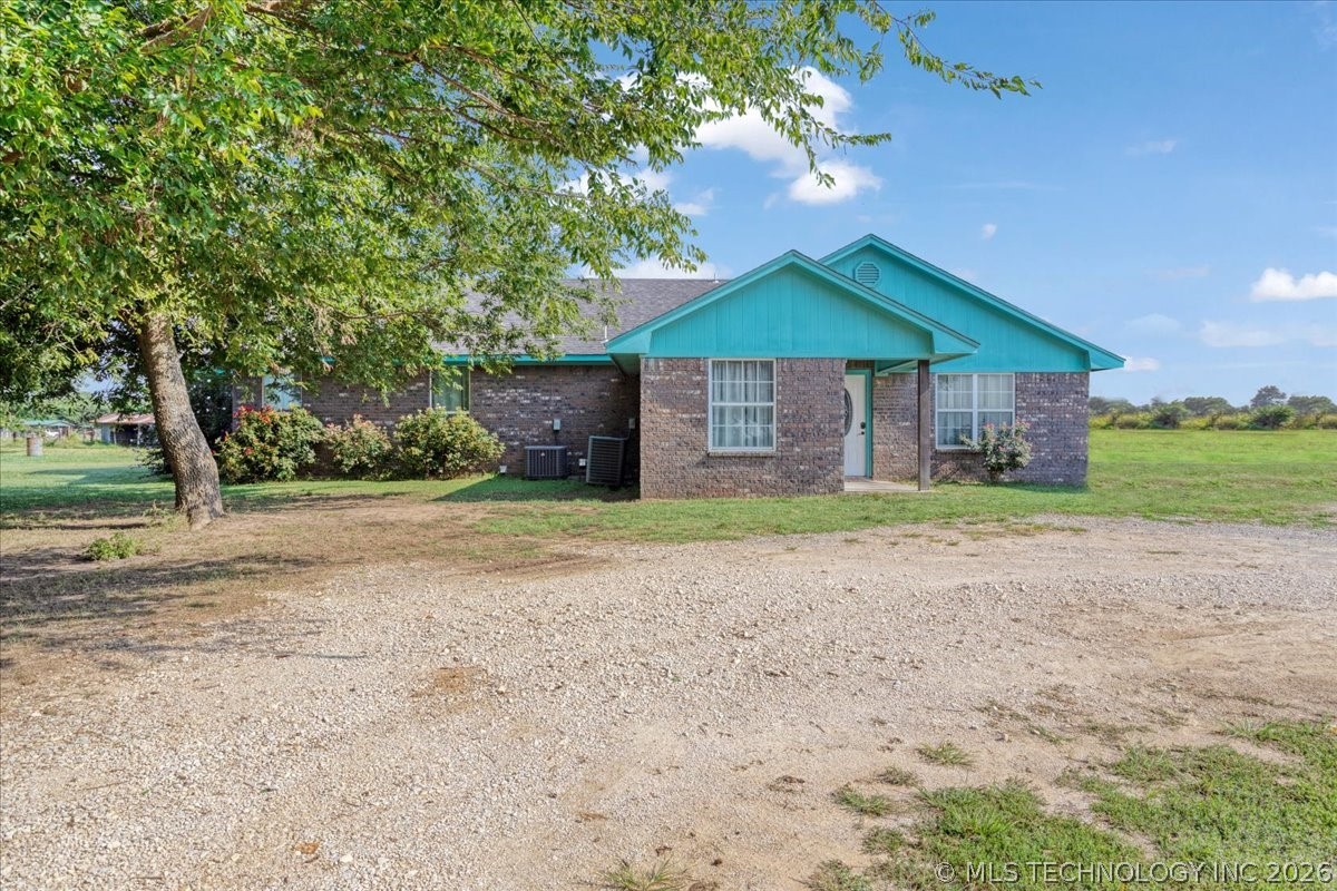 1355 Armstrong Academy Property Photo 3