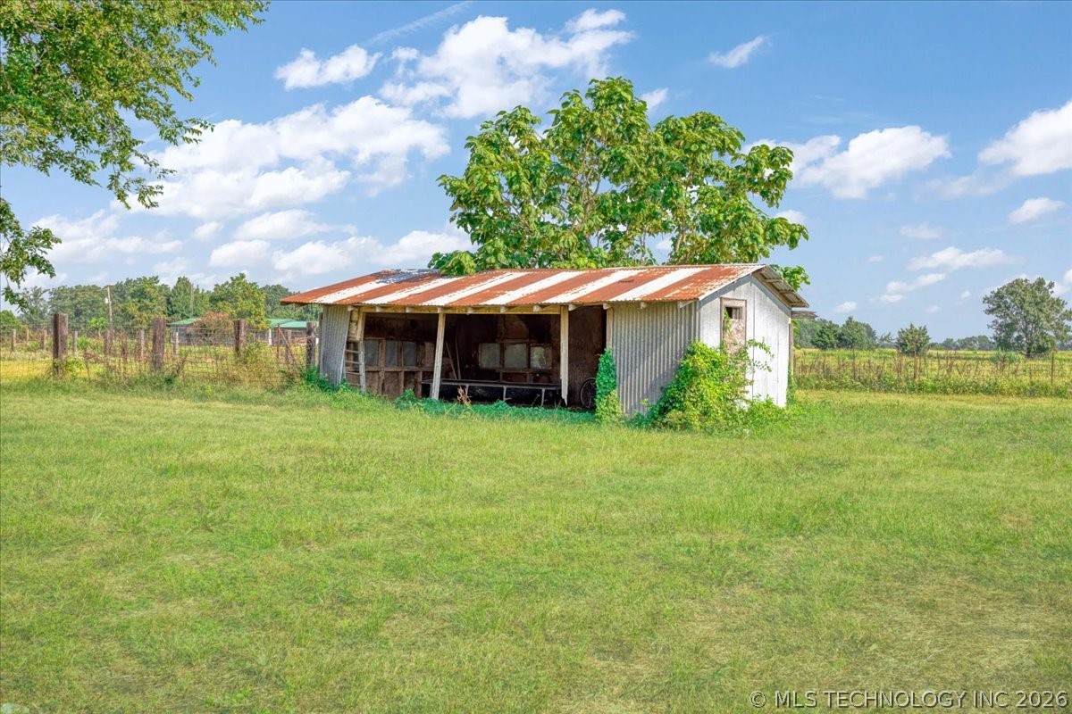 1355 Armstrong Academy Property Photo 10