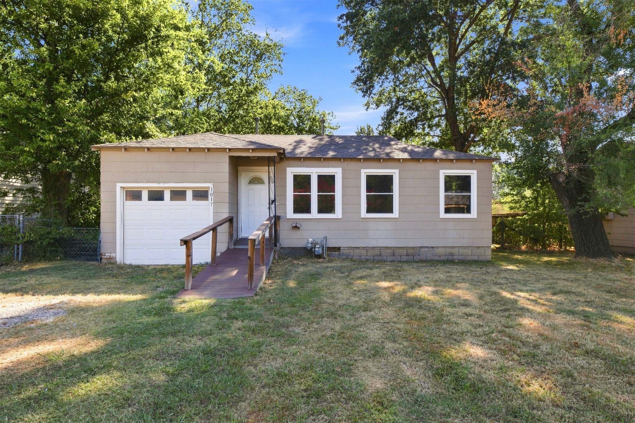 1017 Wesley Avenue Property Photo 1