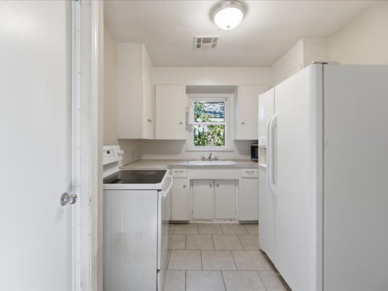 1017 Wesley Avenue Property Photo 8
