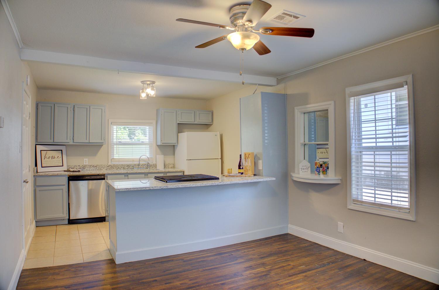 4615 4th Place Property Photo 11