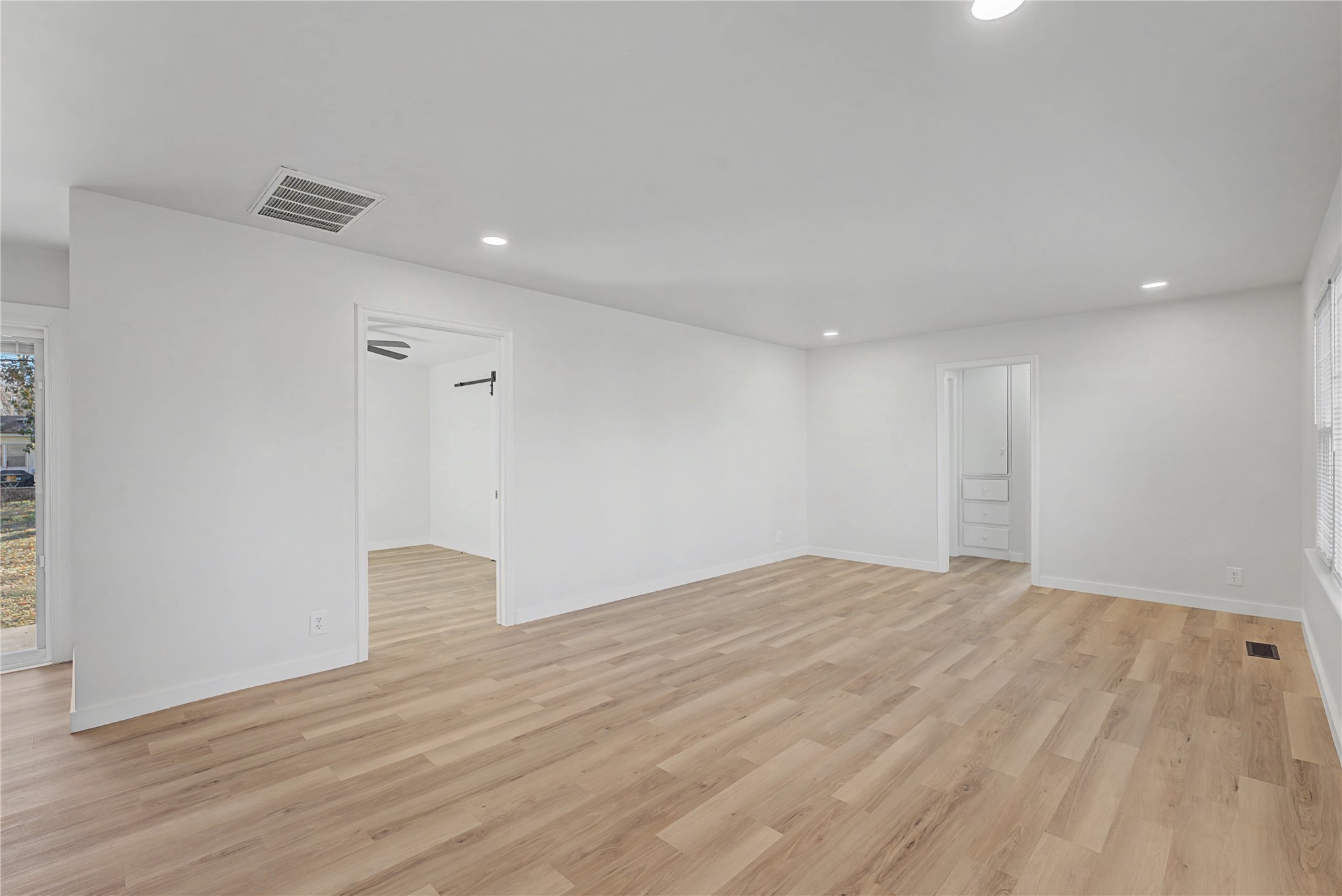 4907 S Boston Place Property Photo 3