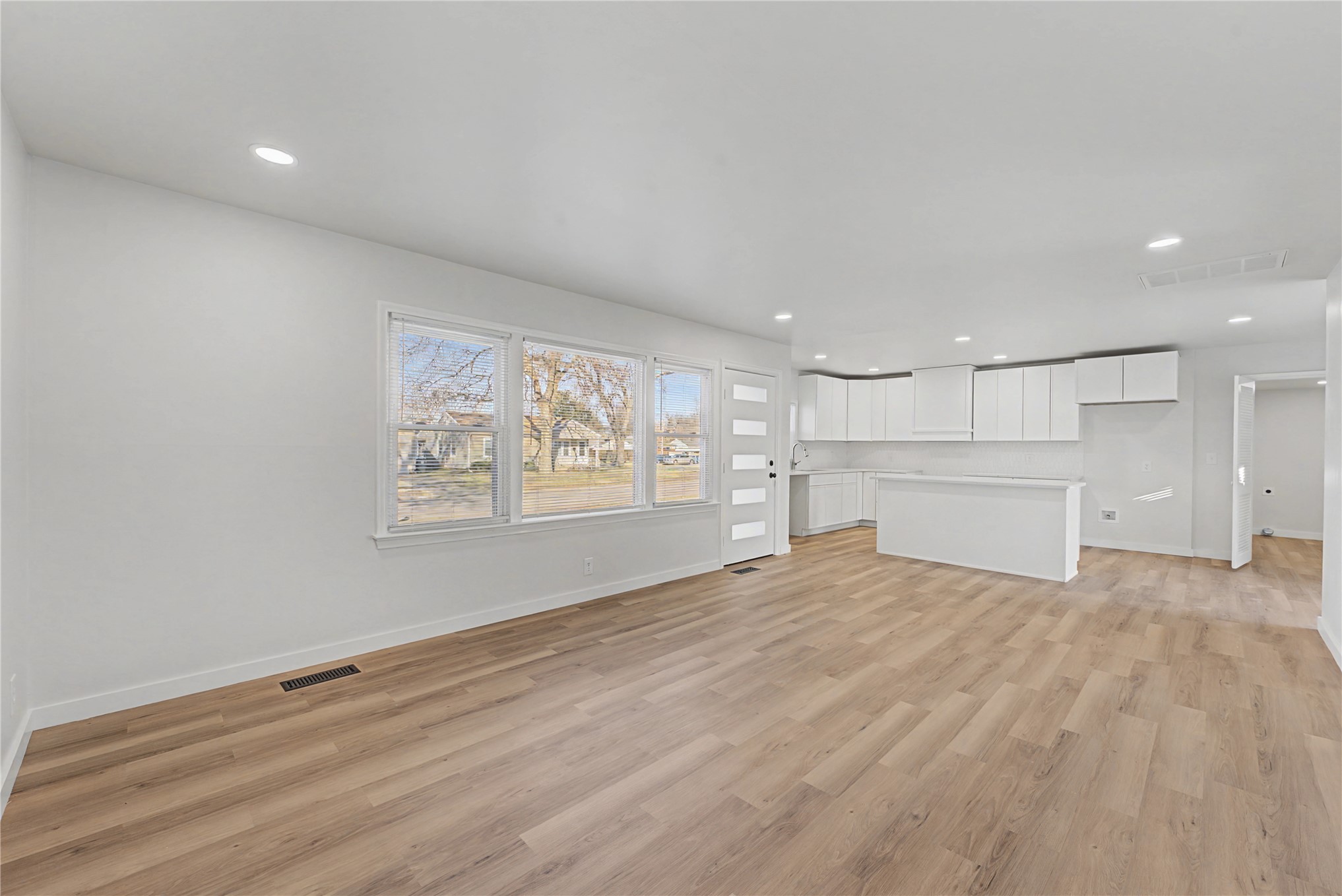 4907 S Boston Place Property Photo 4